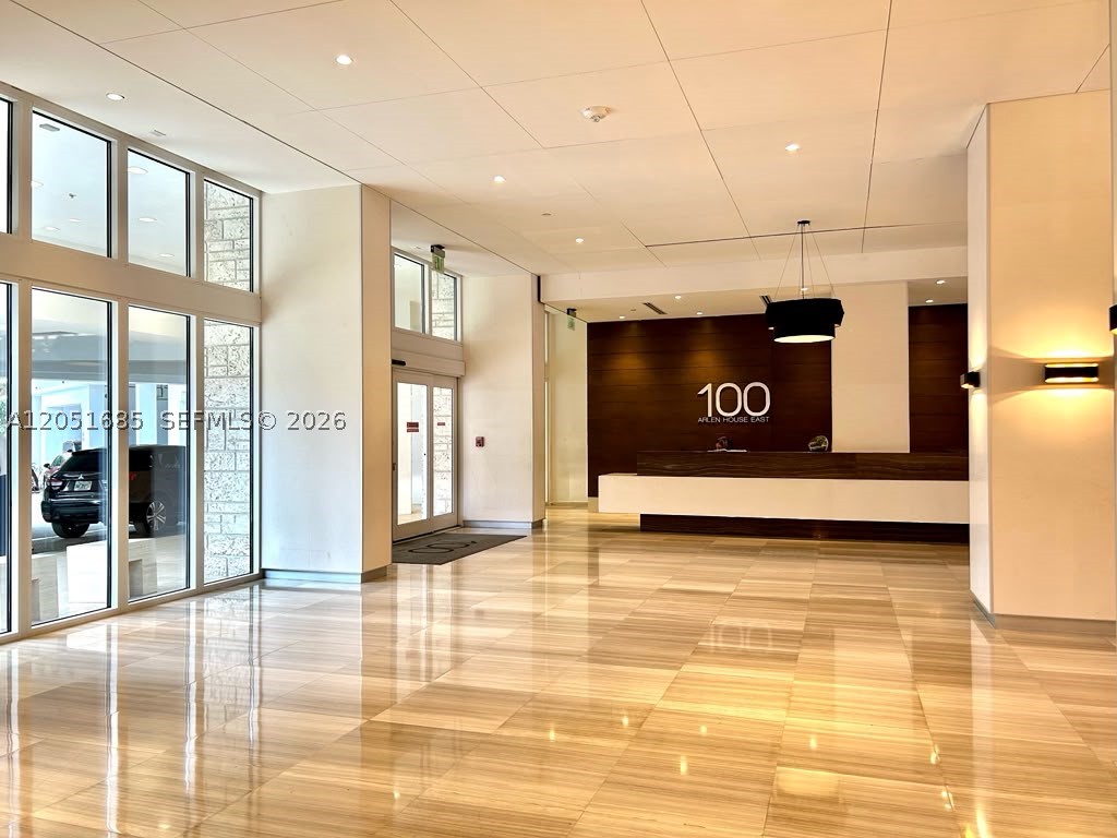 image Arlen House East17