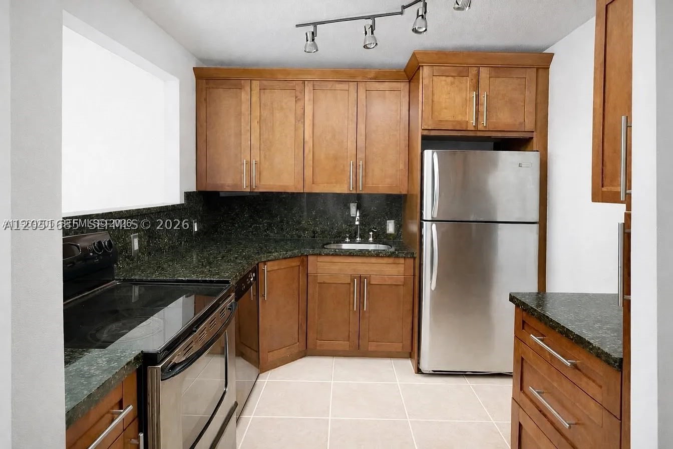 image Arlen House East8