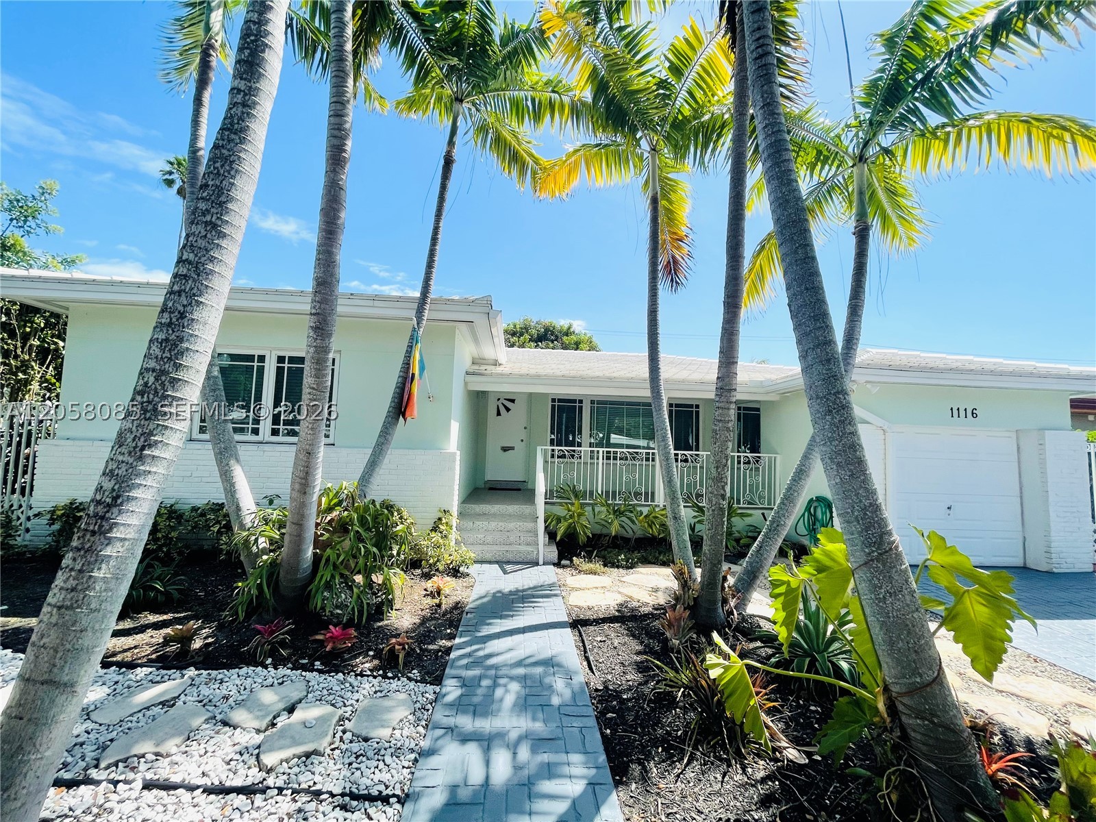 1116 Biarritz Dr Miami Beach, FL 33141