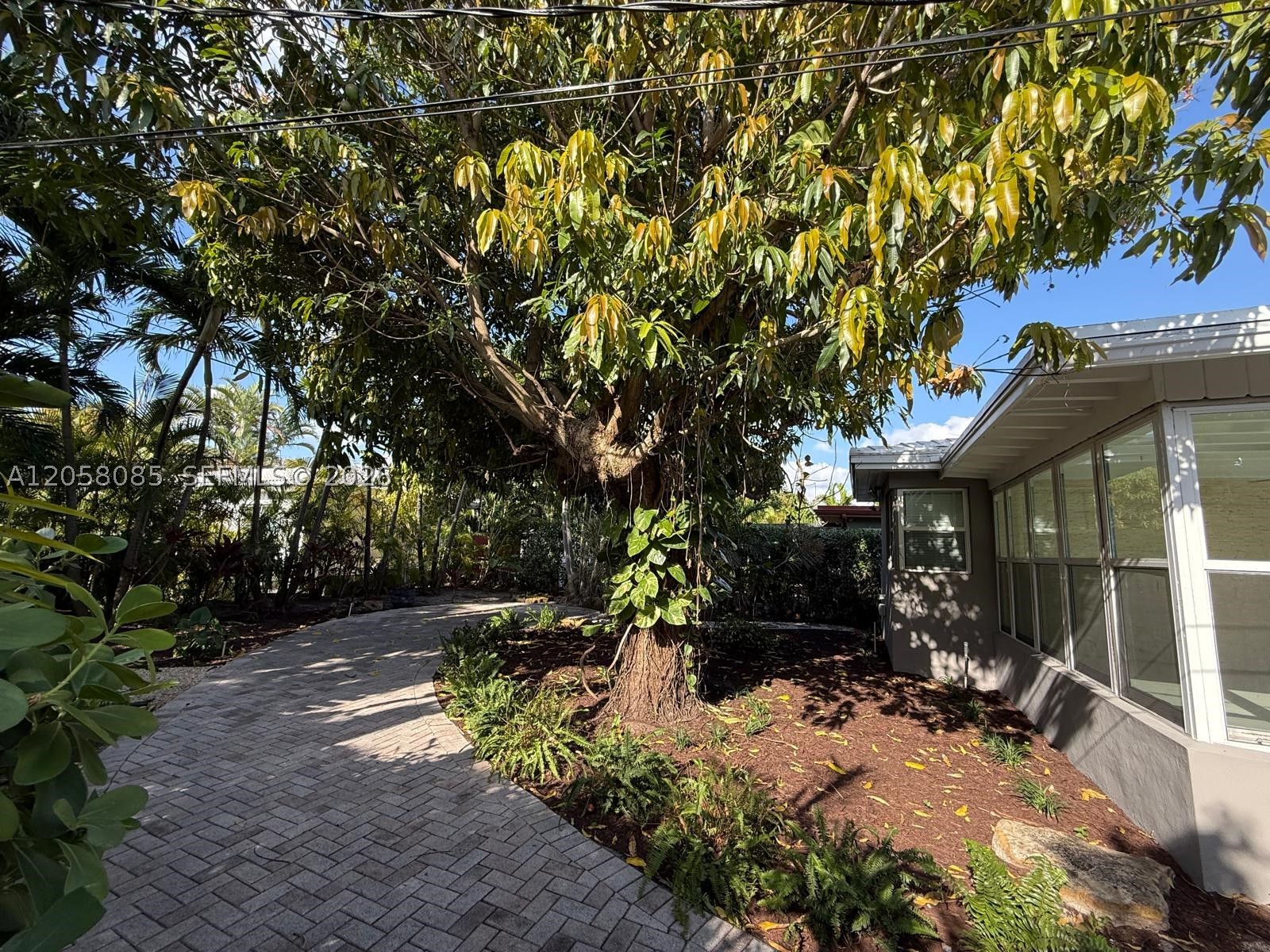 1116 Biarritz Dr Miami Beach, FL 33141