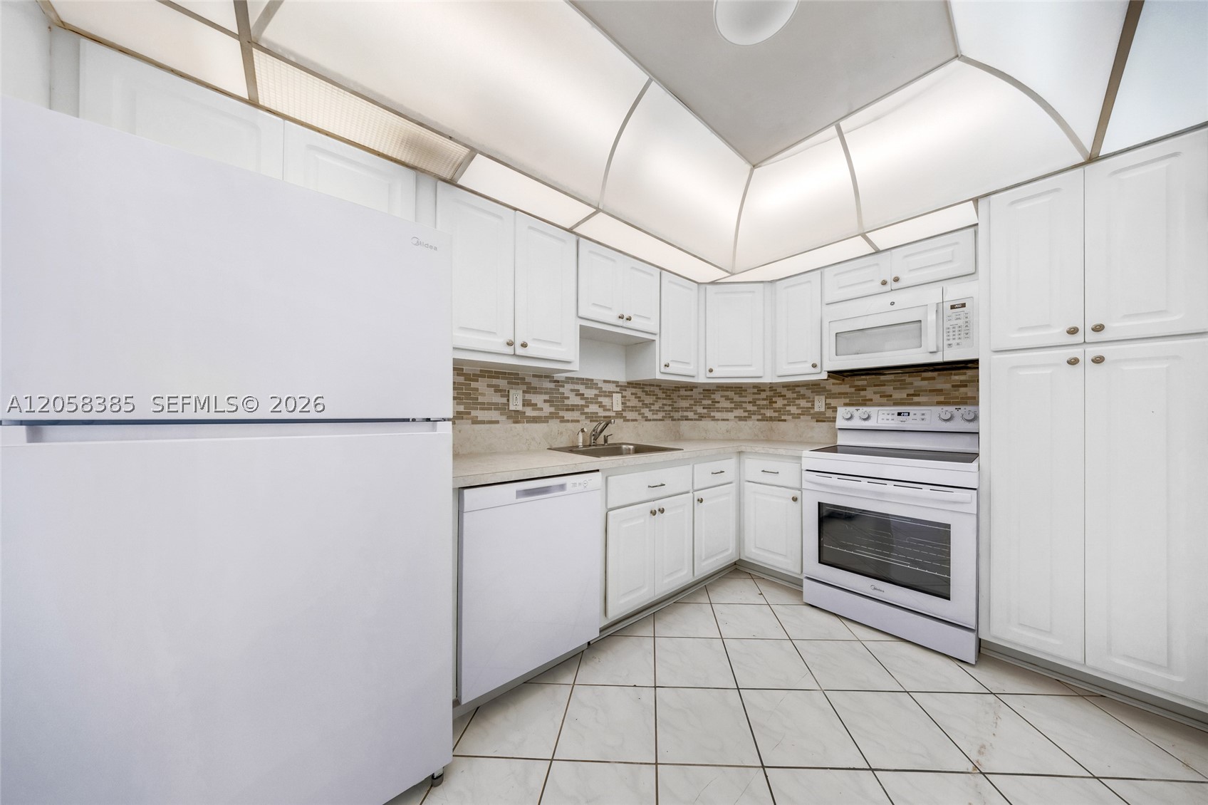 image Arlen House Condo11