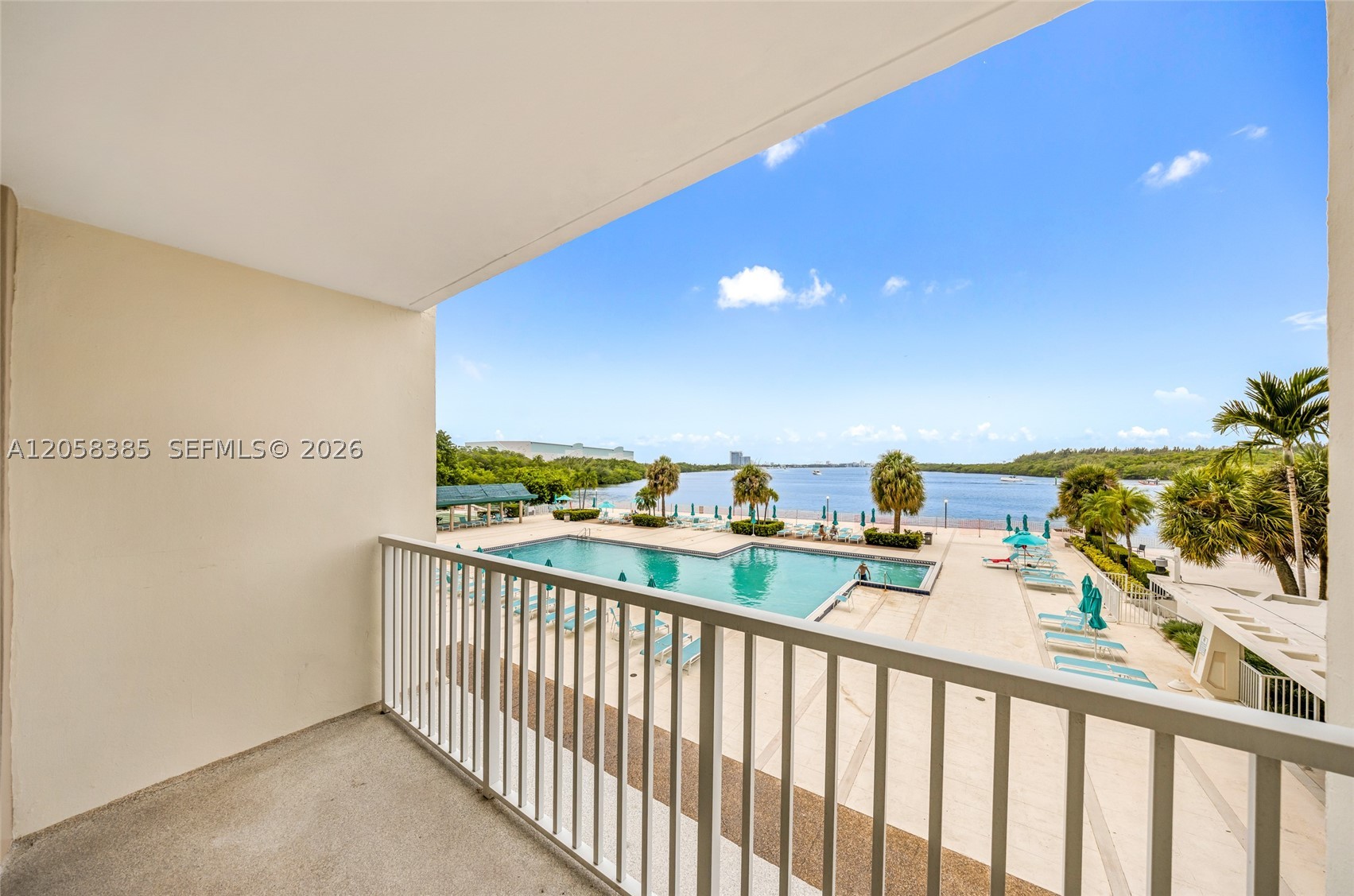 image Arlen House Condo17