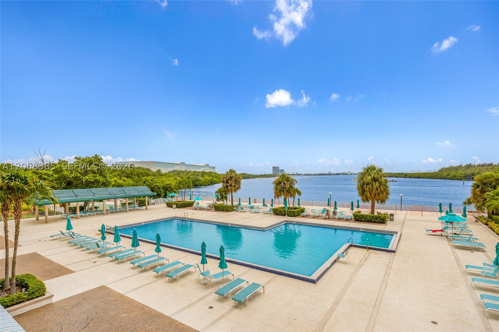 image Arlen House Condo42