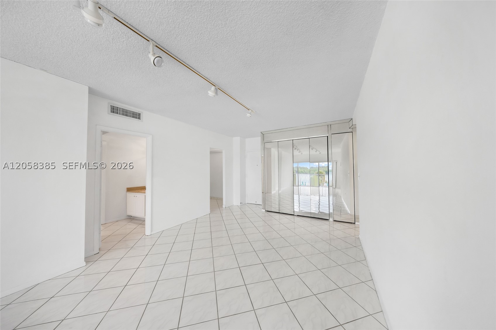 image Arlen House Condo7