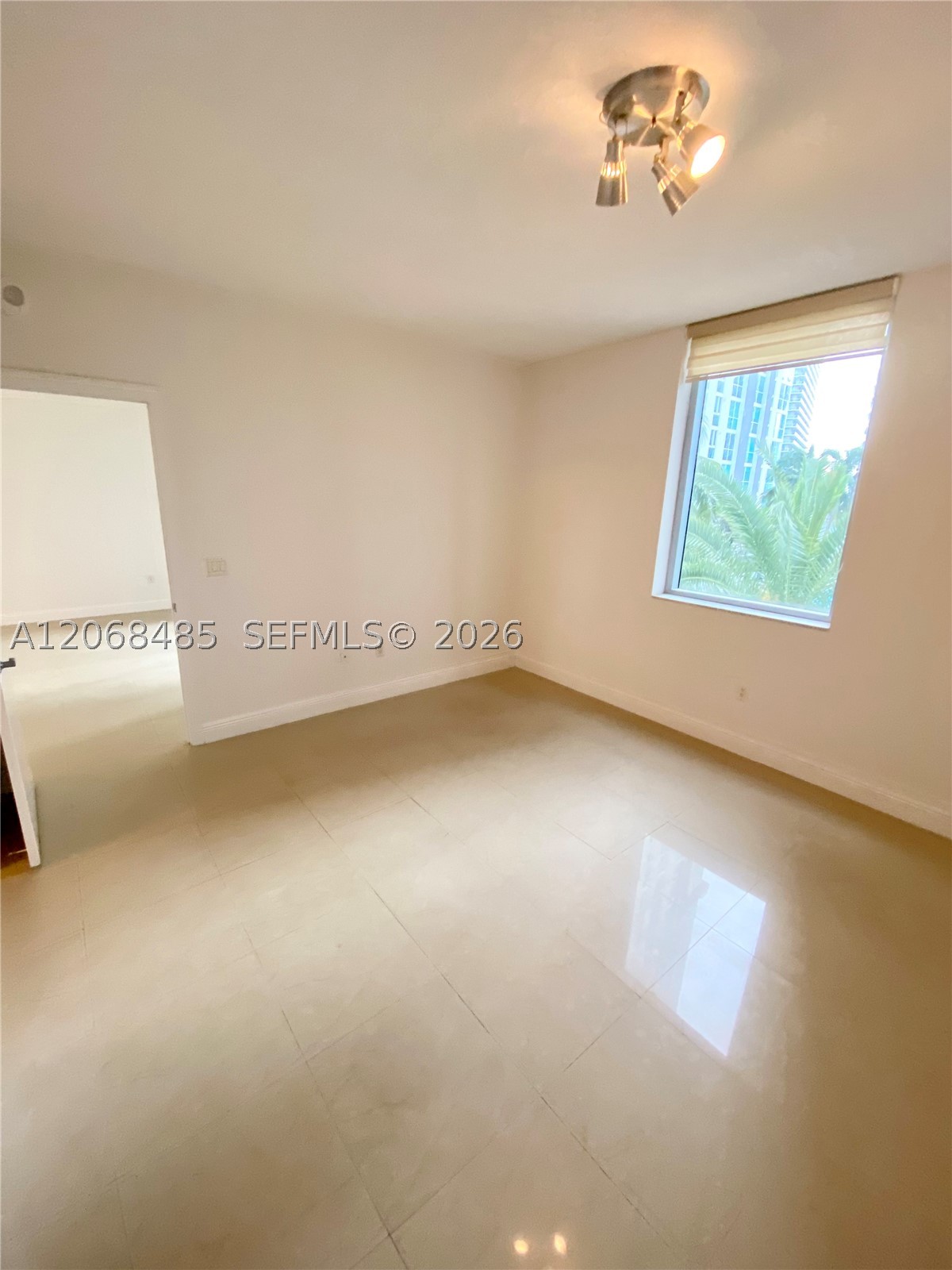 image 1060 Brickell - 106010