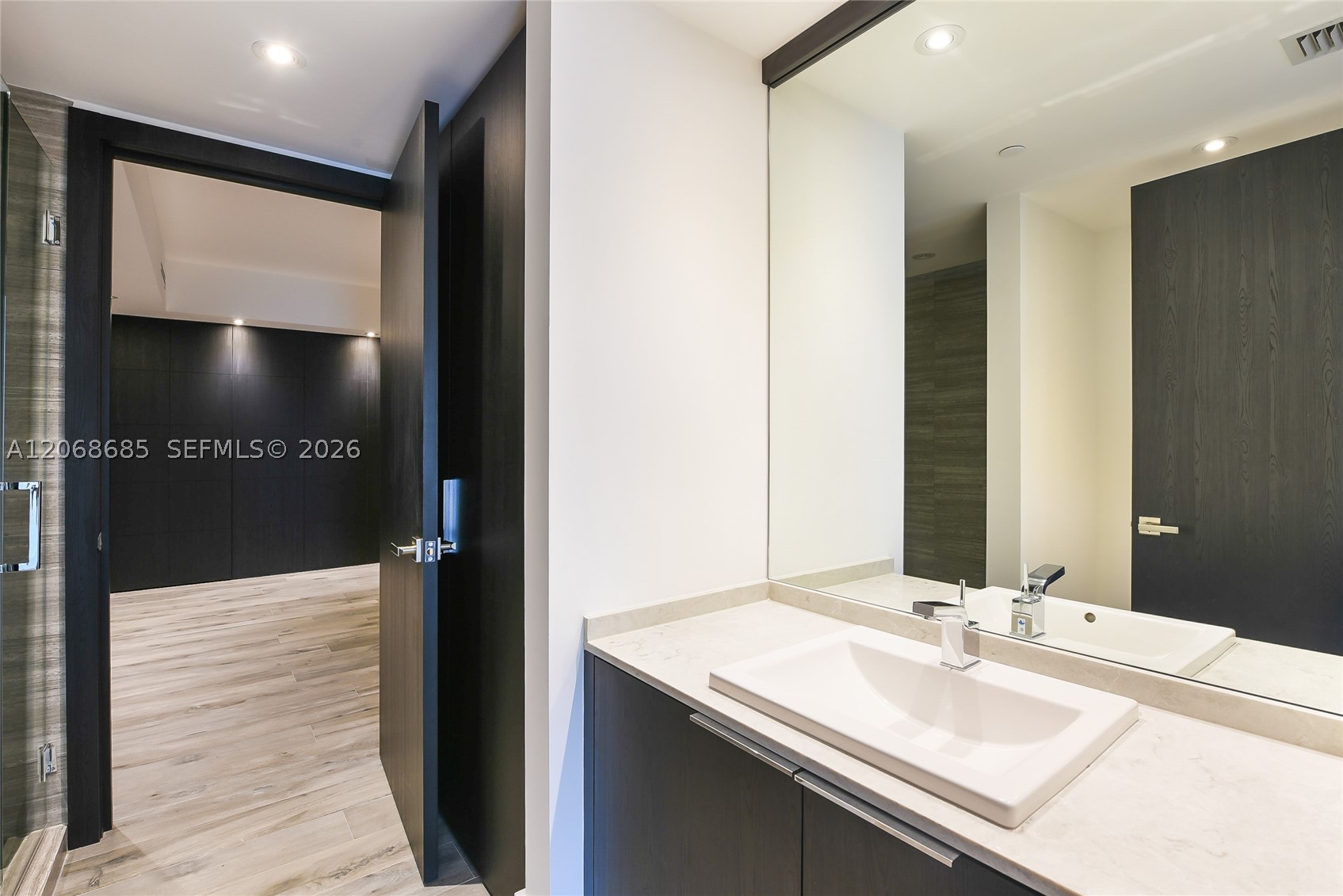 image 1010 Brickell14