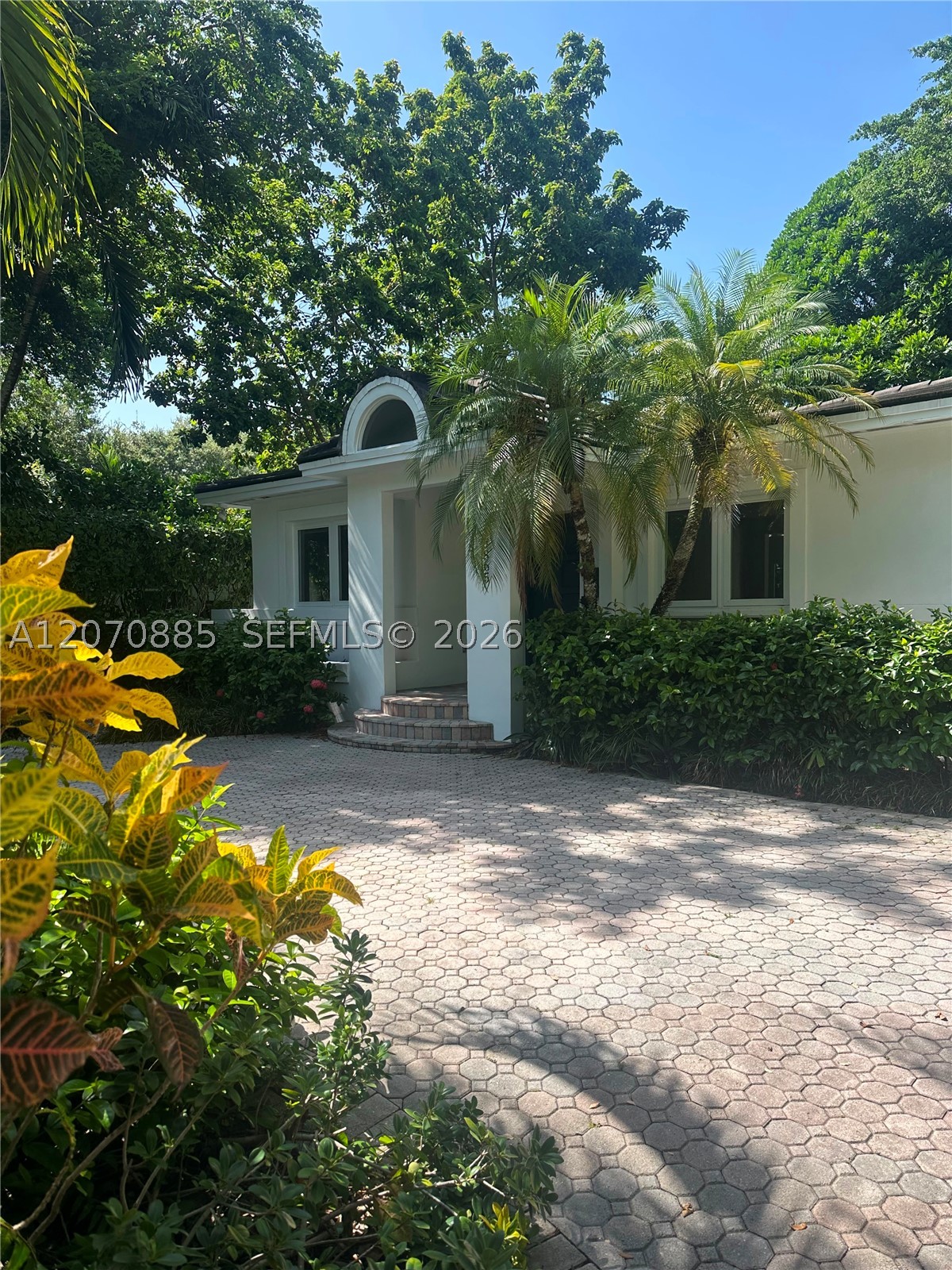 3865 Poinciana Ave Miami, FL 33133