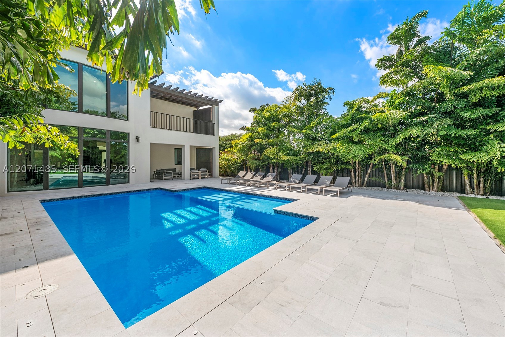 6529 SW 30th St Miami, FL 33155