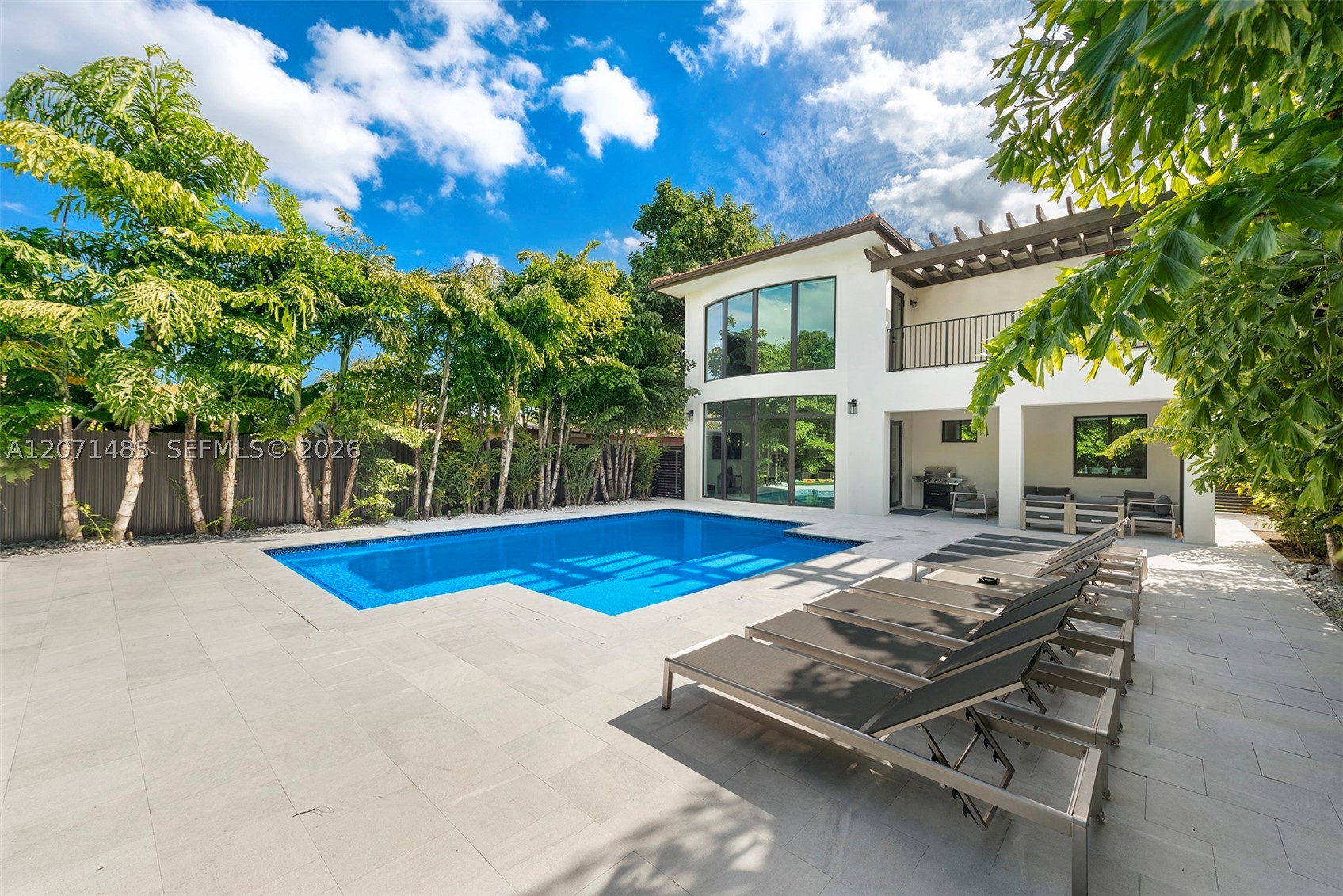 6529 SW 30th St Miami, FL 33155