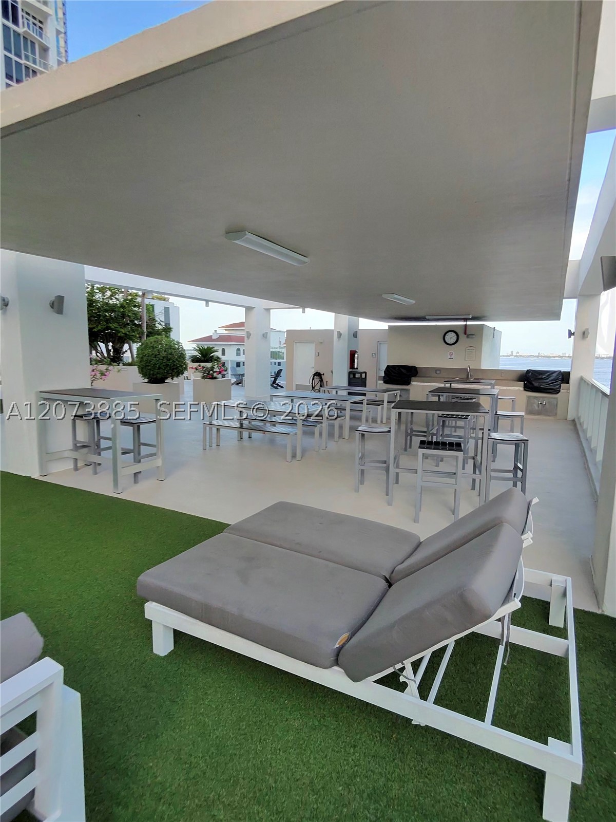 image Bay House45