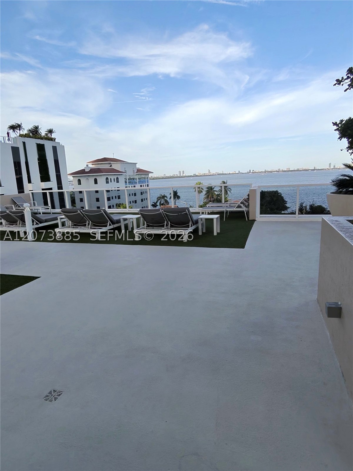 image Bay House52