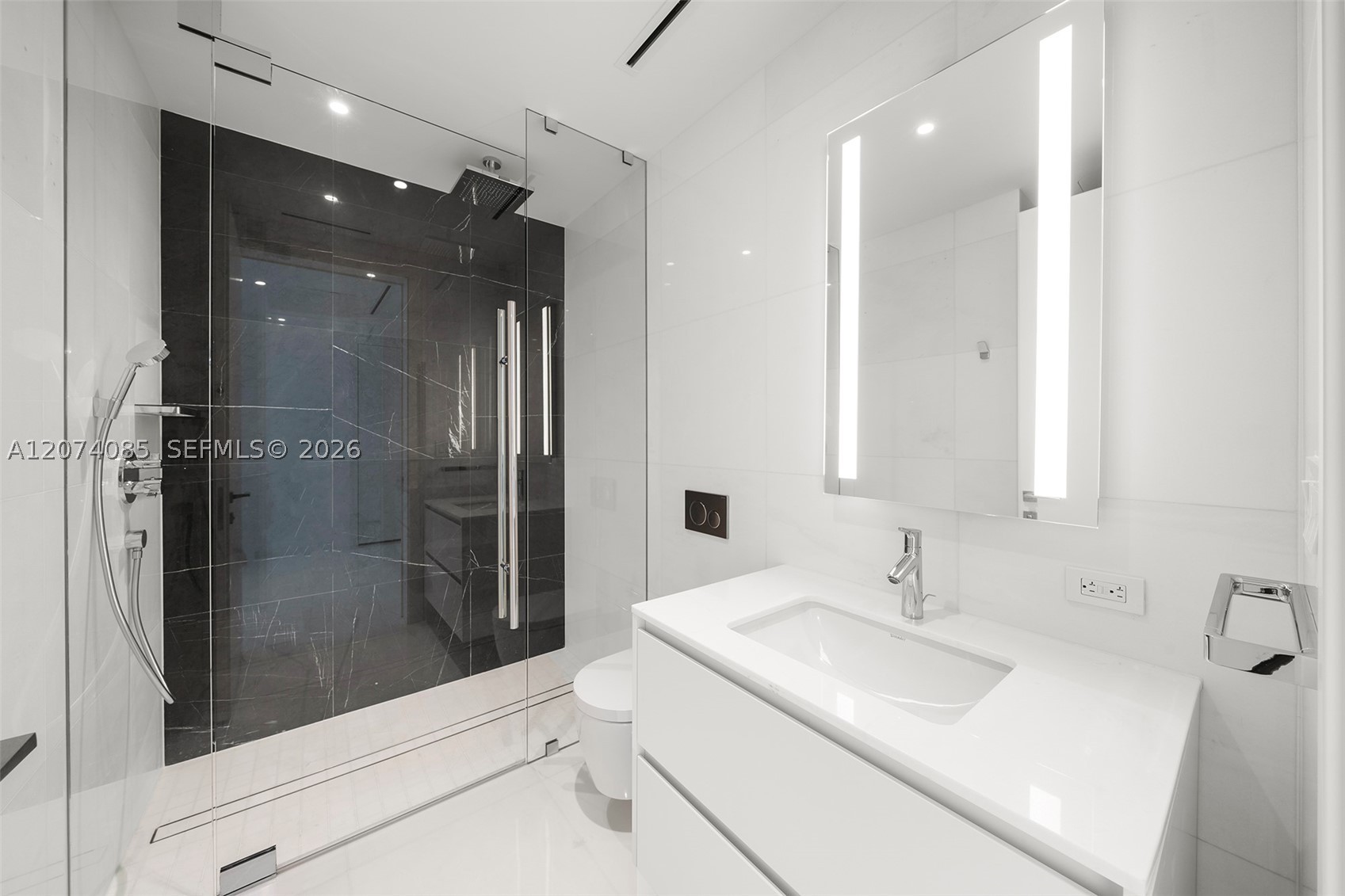 300 Biscayne Blvd Way #4605 Miami, FL 33131