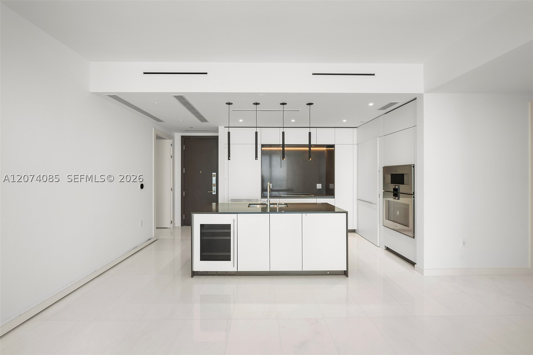 300 Biscayne Blvd Way #4605 Miami, FL 33131