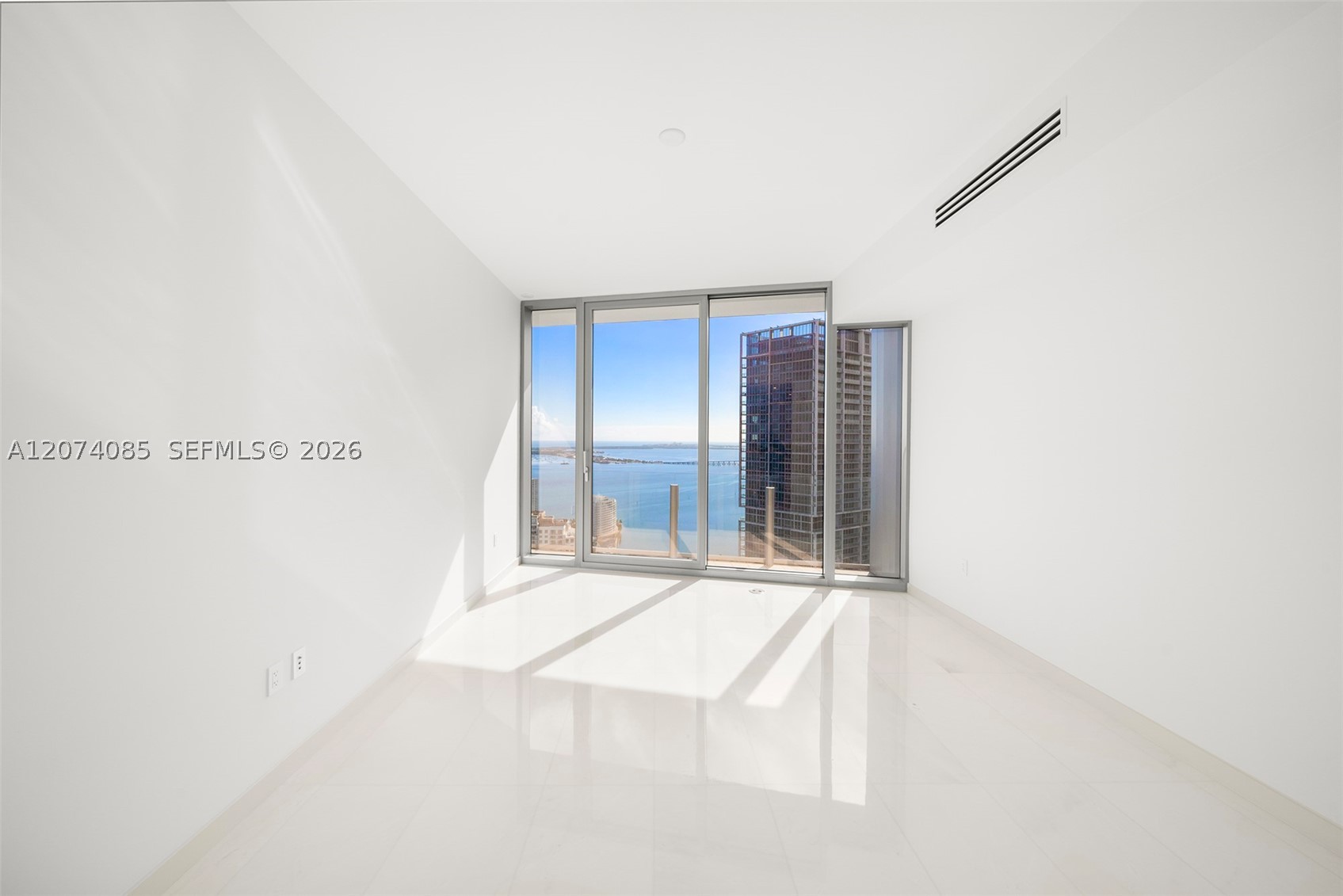 300 Biscayne Blvd Way #4605 Miami, FL 33131