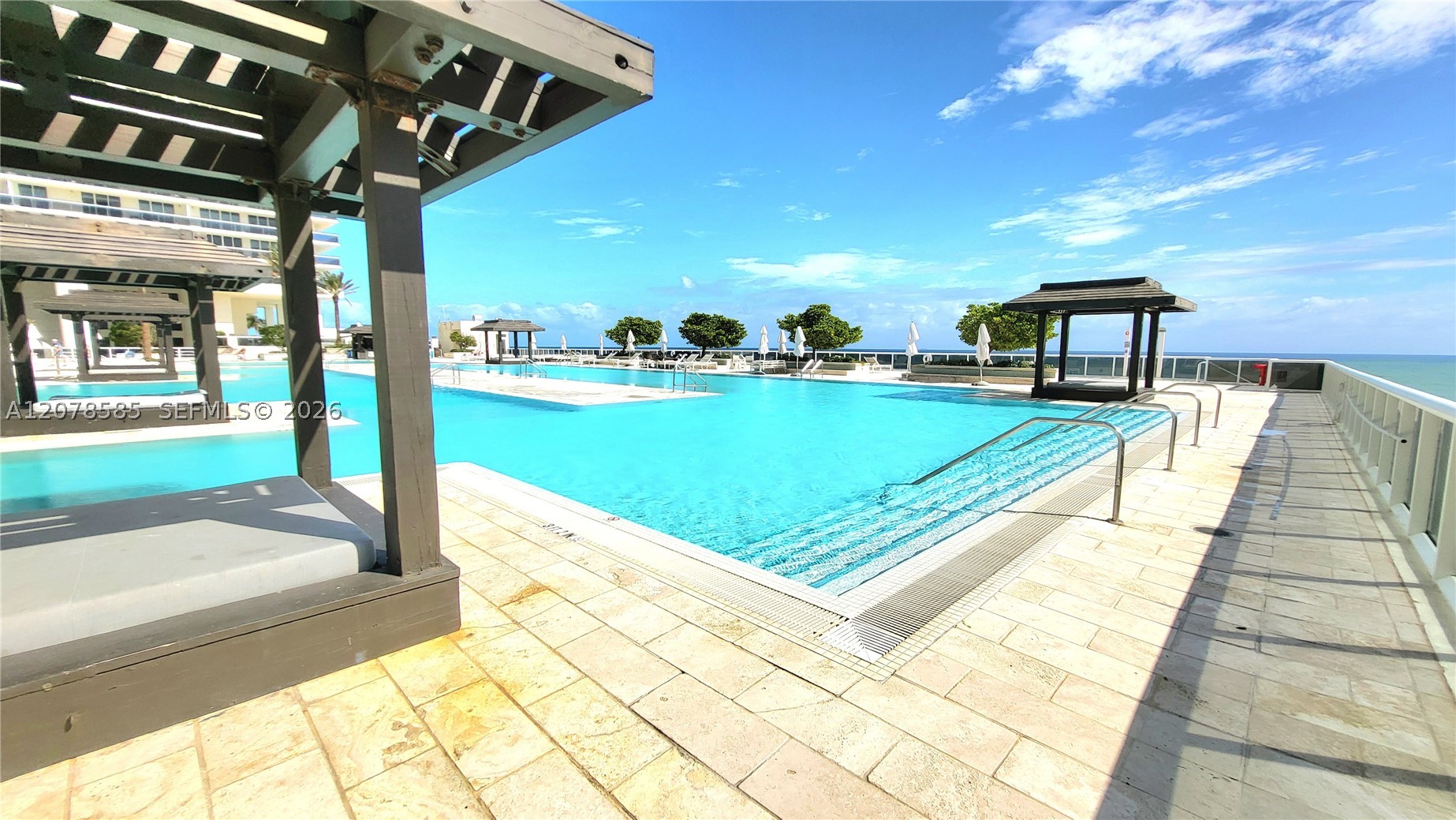 image Beach Club 118