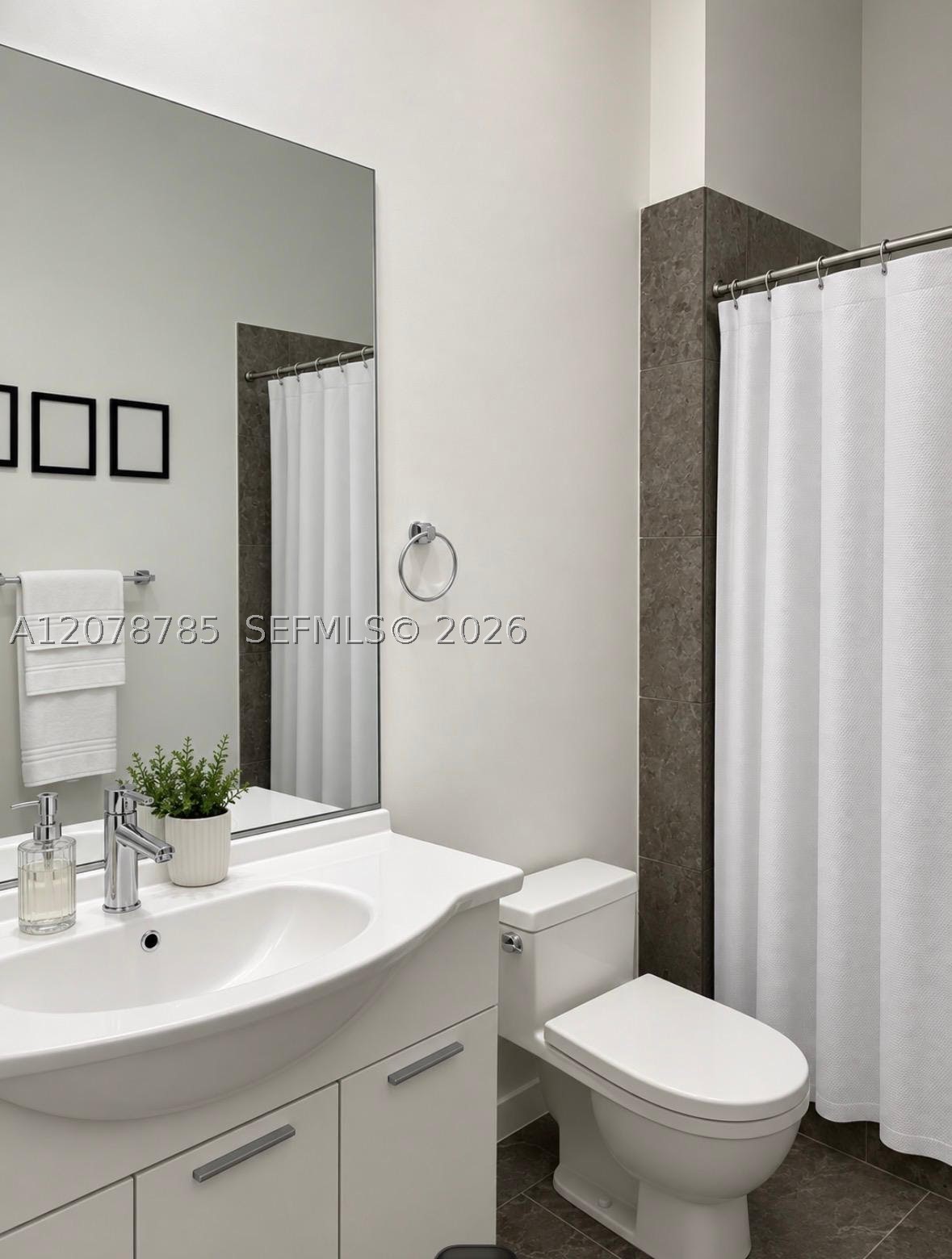 image Icon Brickell I16