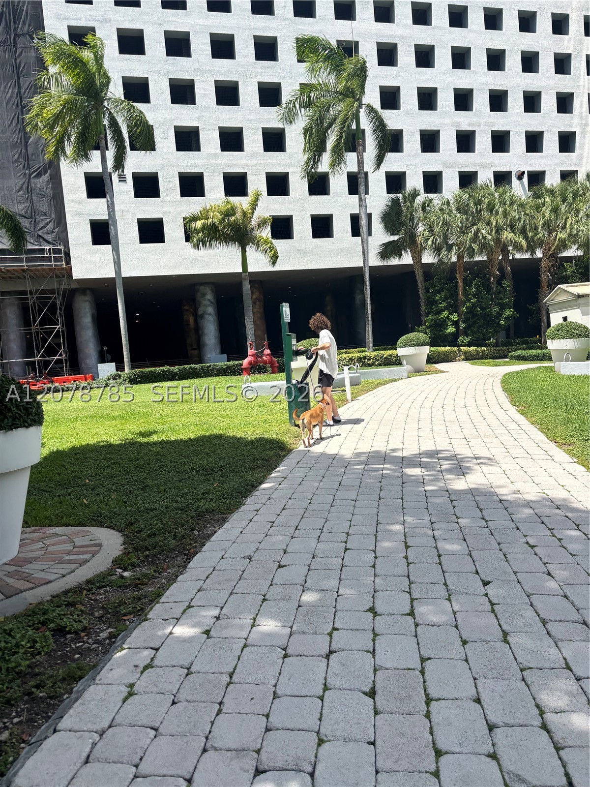 image Icon Brickell I20