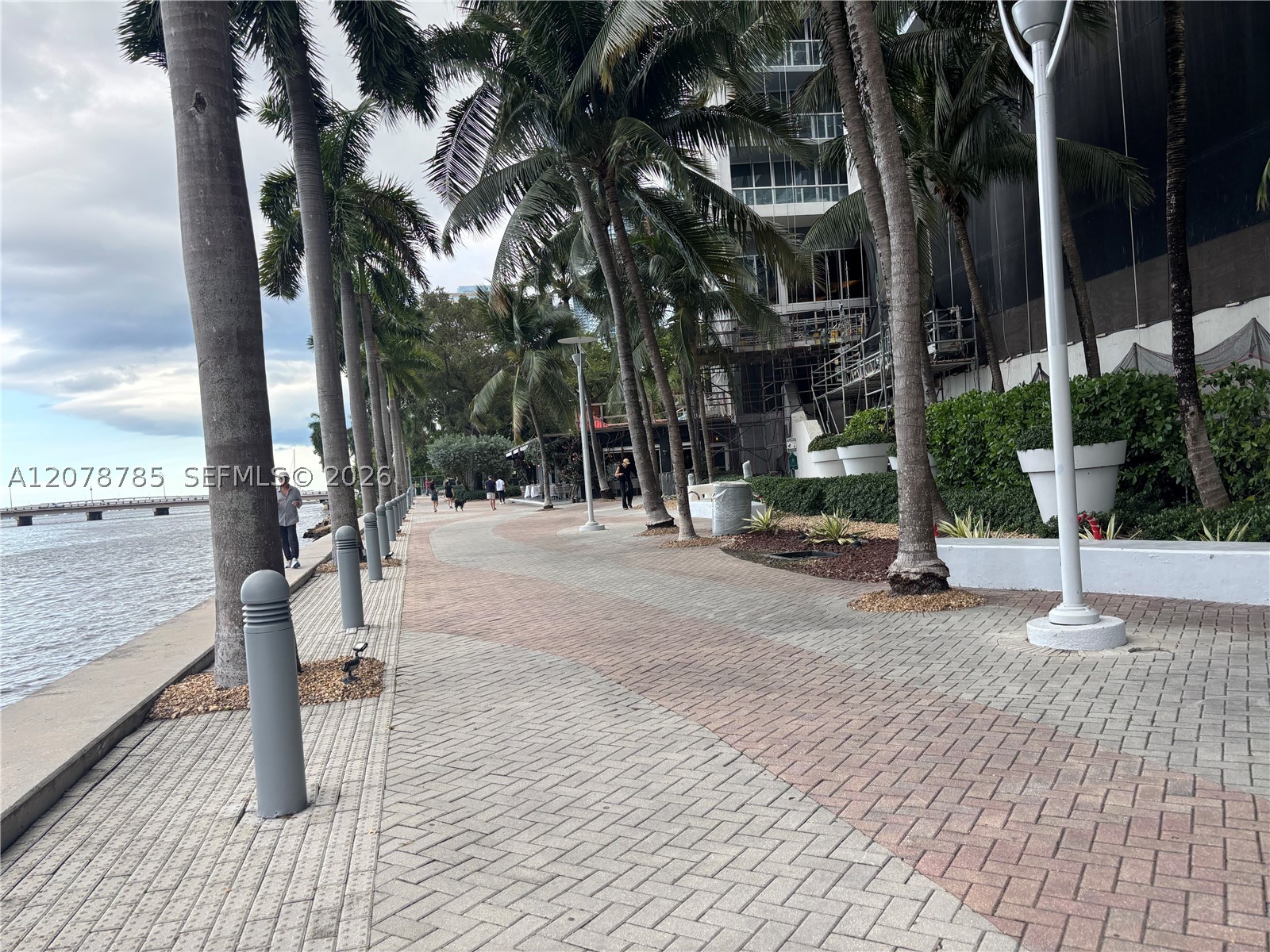 image Icon Brickell I23