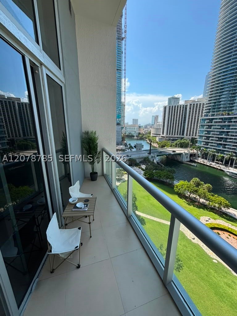image Icon Brickell I2