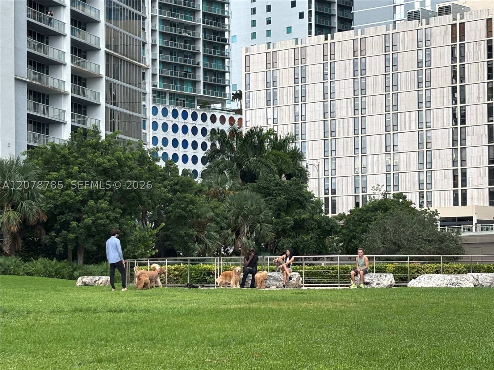 image Icon Brickell I8