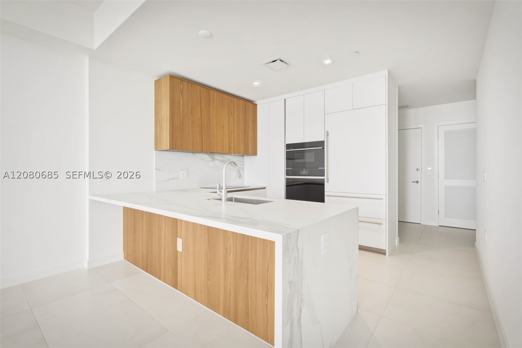 1400 Biscayne Blvd #2304 Miami, FL 33132