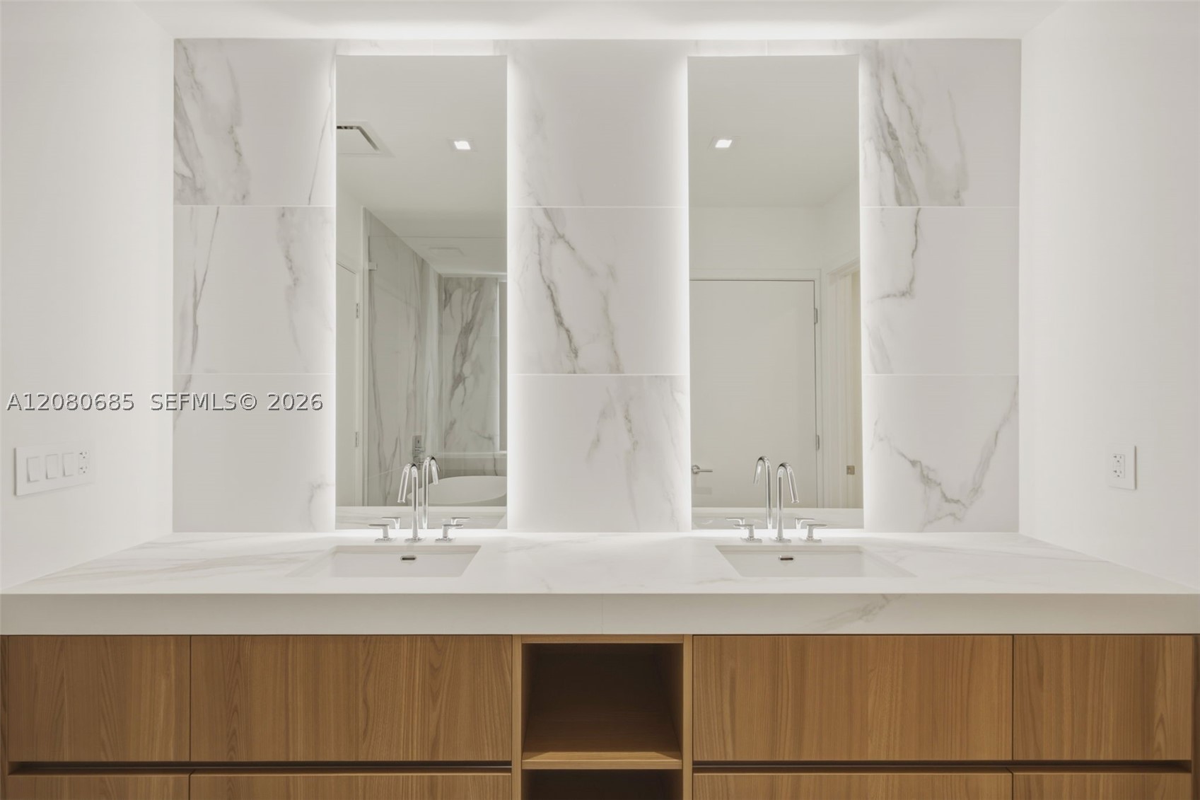 1400 Biscayne Blvd #2304 Miami, FL 33132