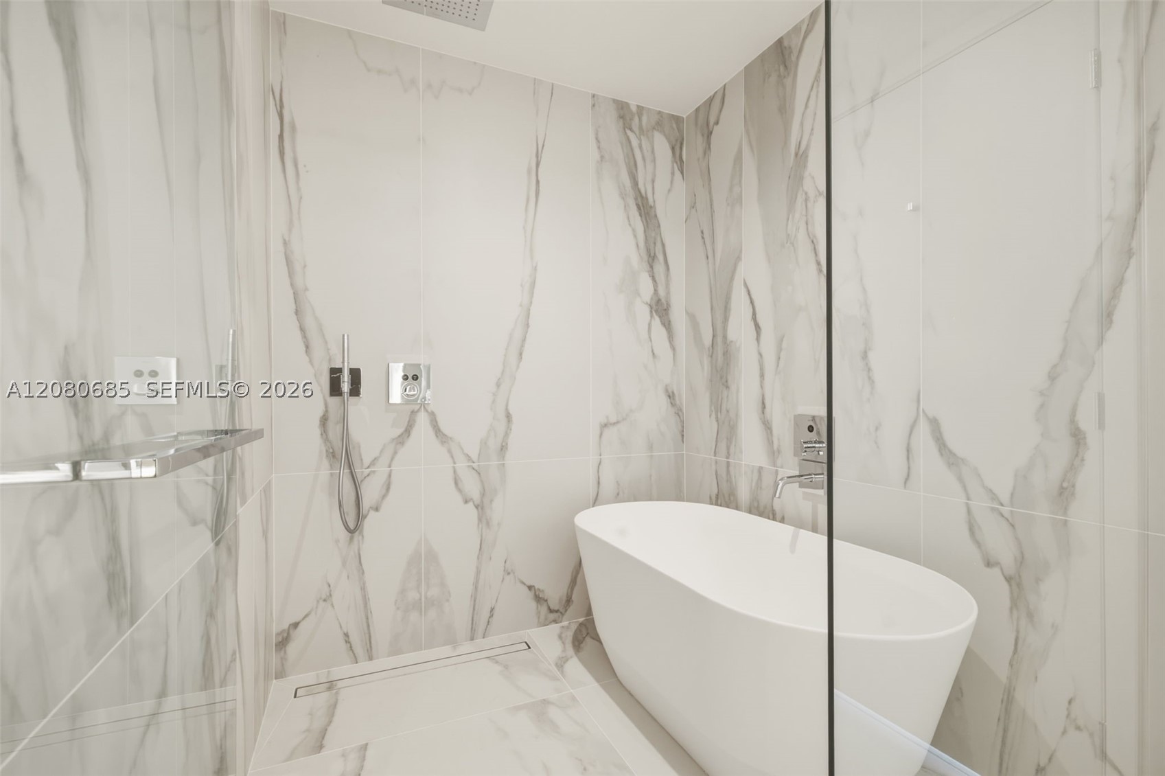 1400 Biscayne Blvd #2304 Miami, FL 33132