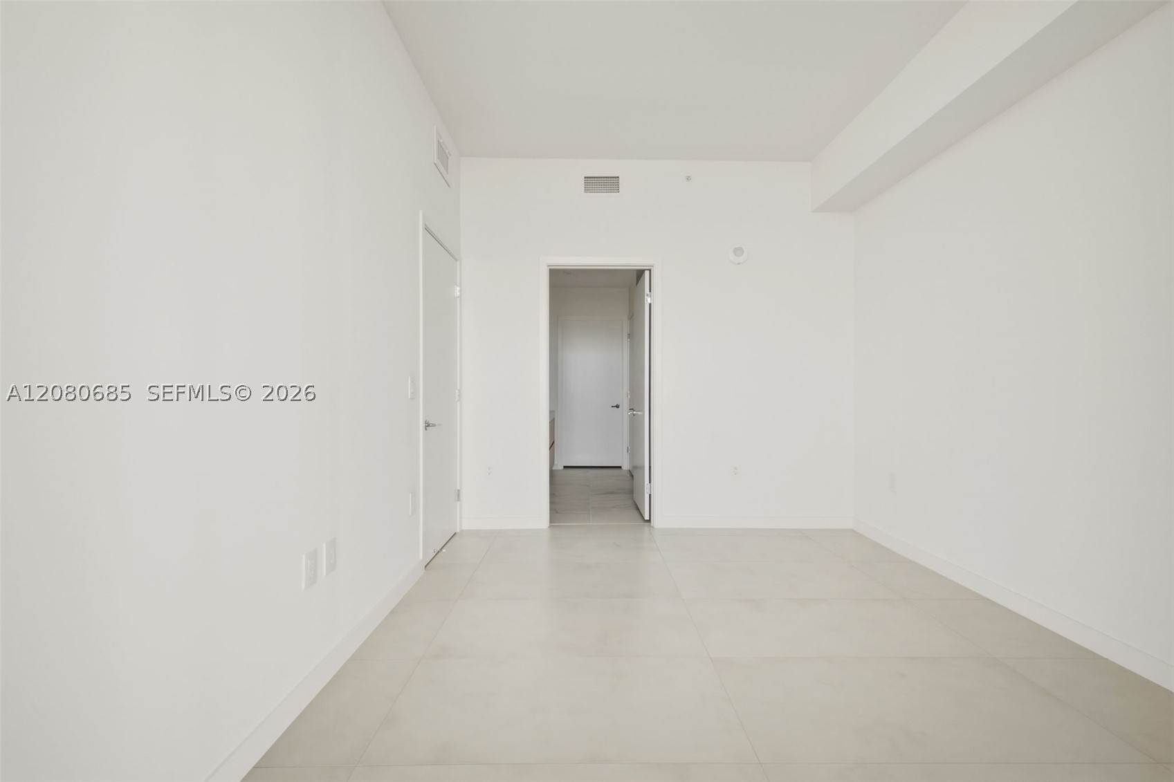 1400 Biscayne Blvd #2304 Miami, FL 33132