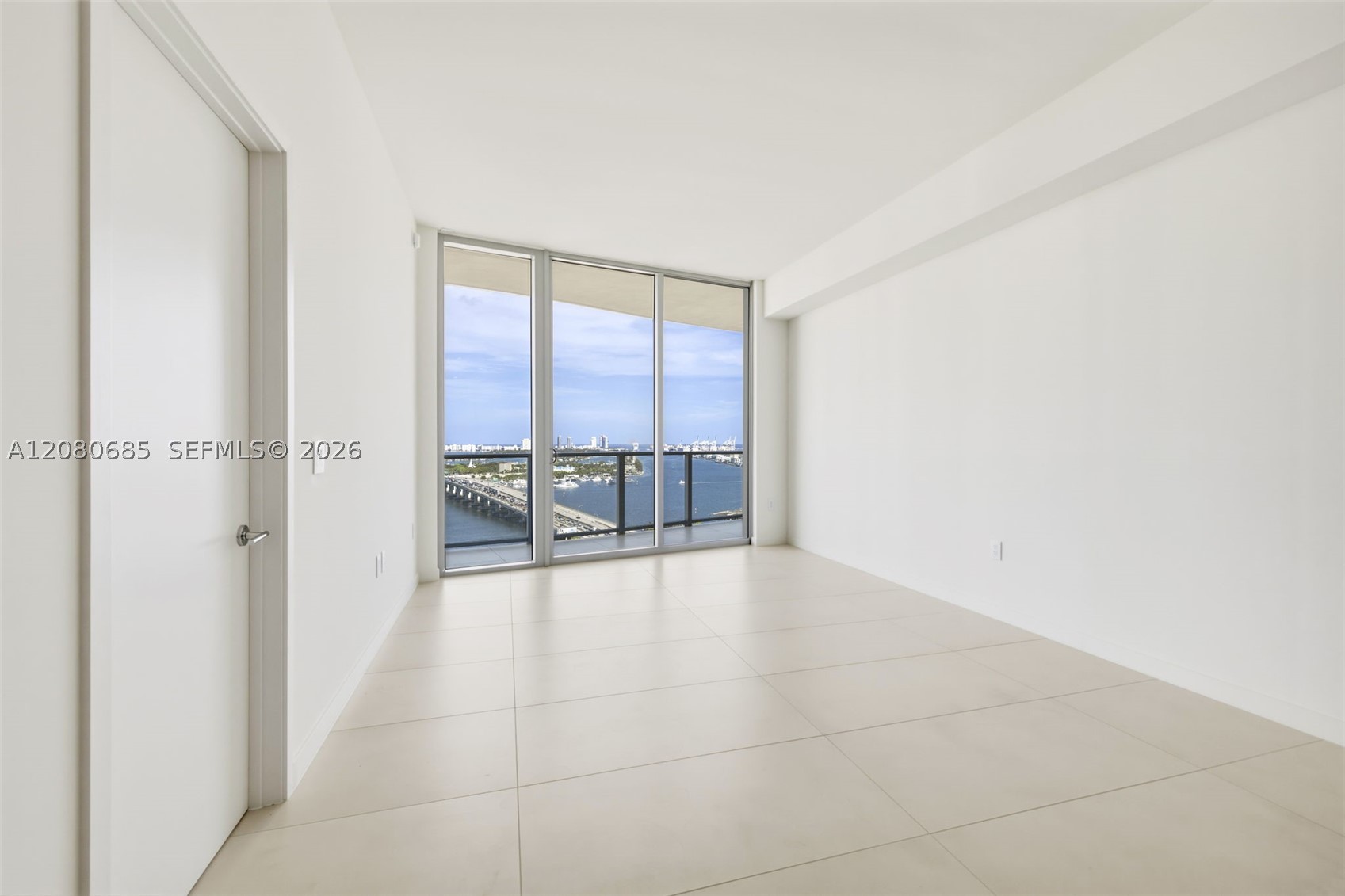 1400 Biscayne Blvd #2304 Miami, FL 33132
