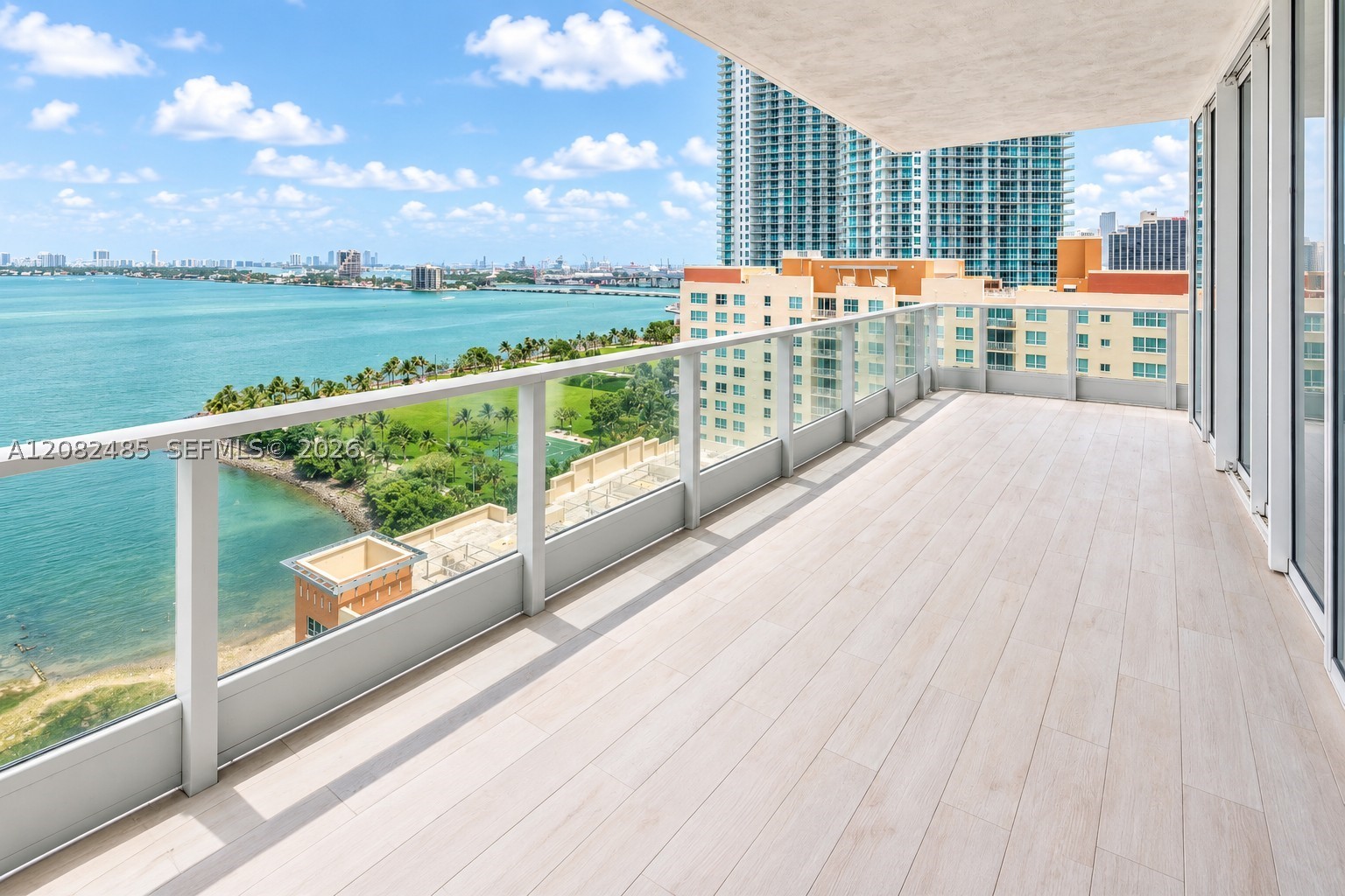 image Paramount Bay13