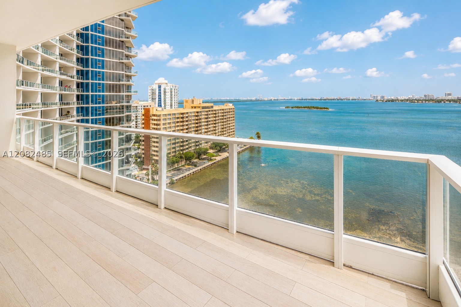 image Paramount Bay14