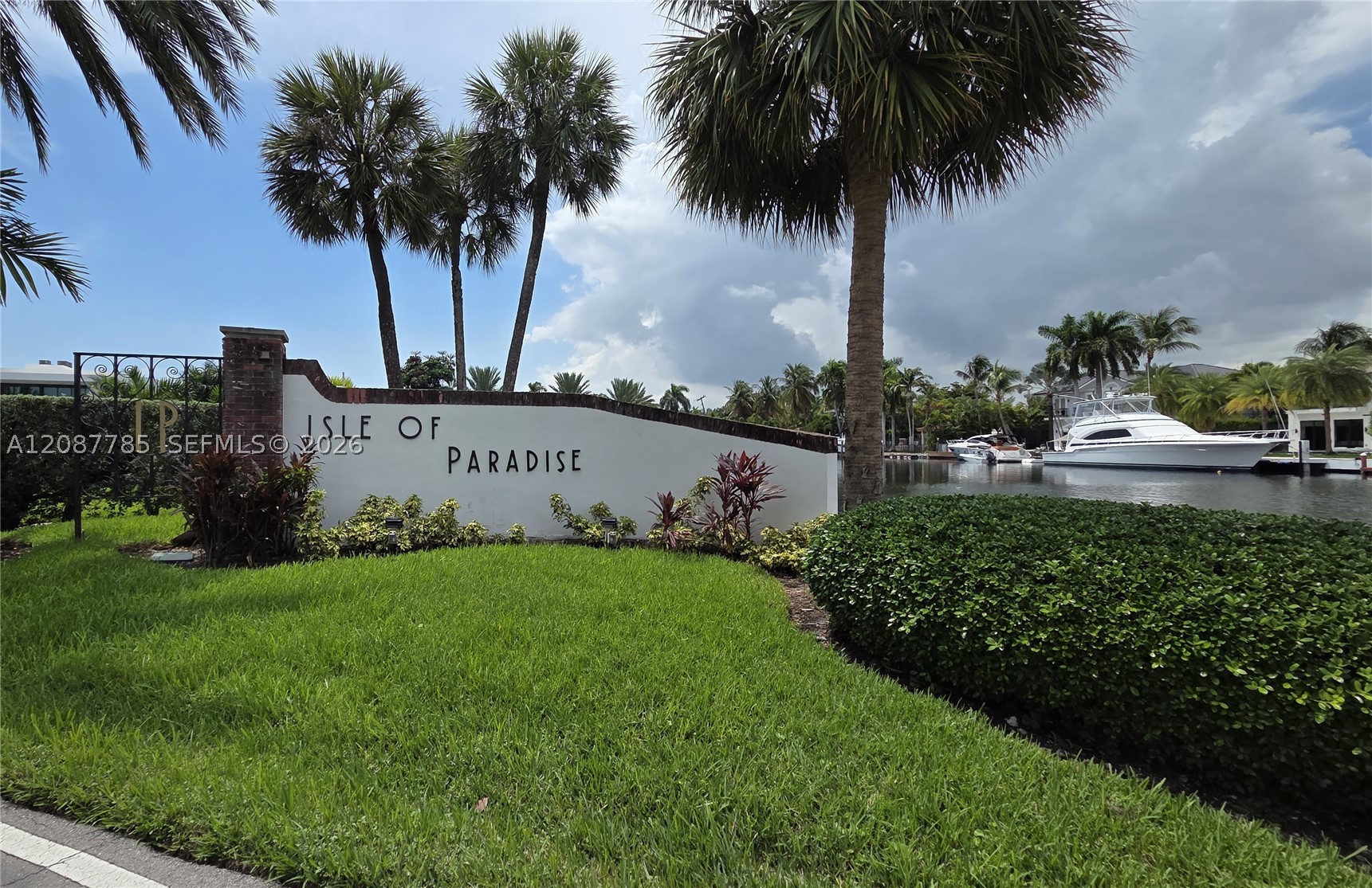 450 Paradise Isle Blvd #109