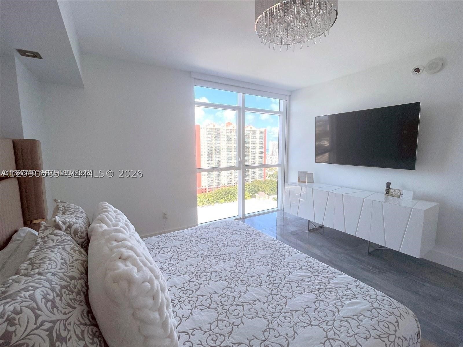 image 400 Sunny Isles15