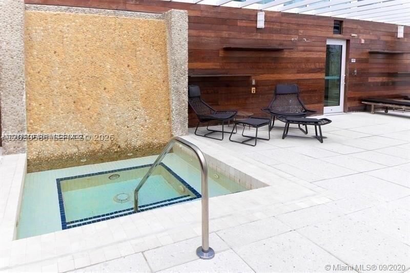 image 400 Sunny Isles32