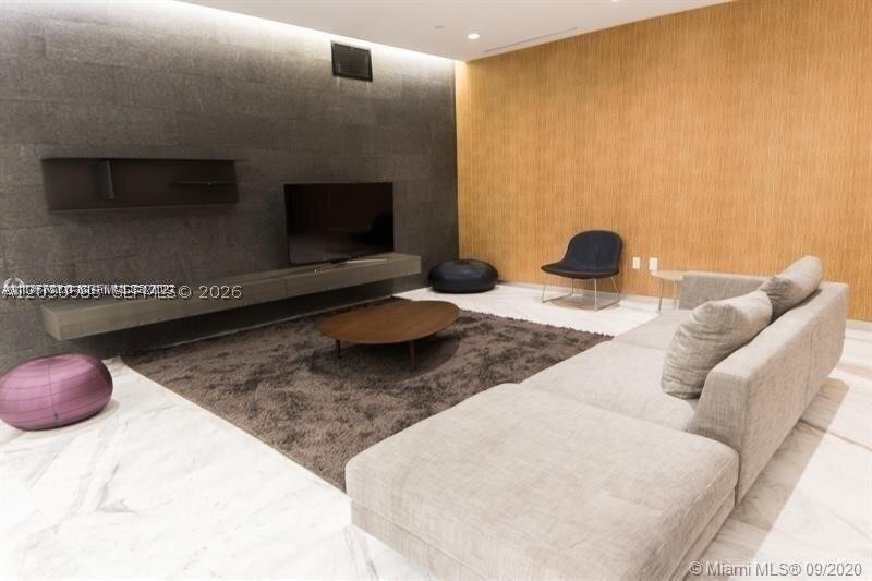 image 400 Sunny Isles35