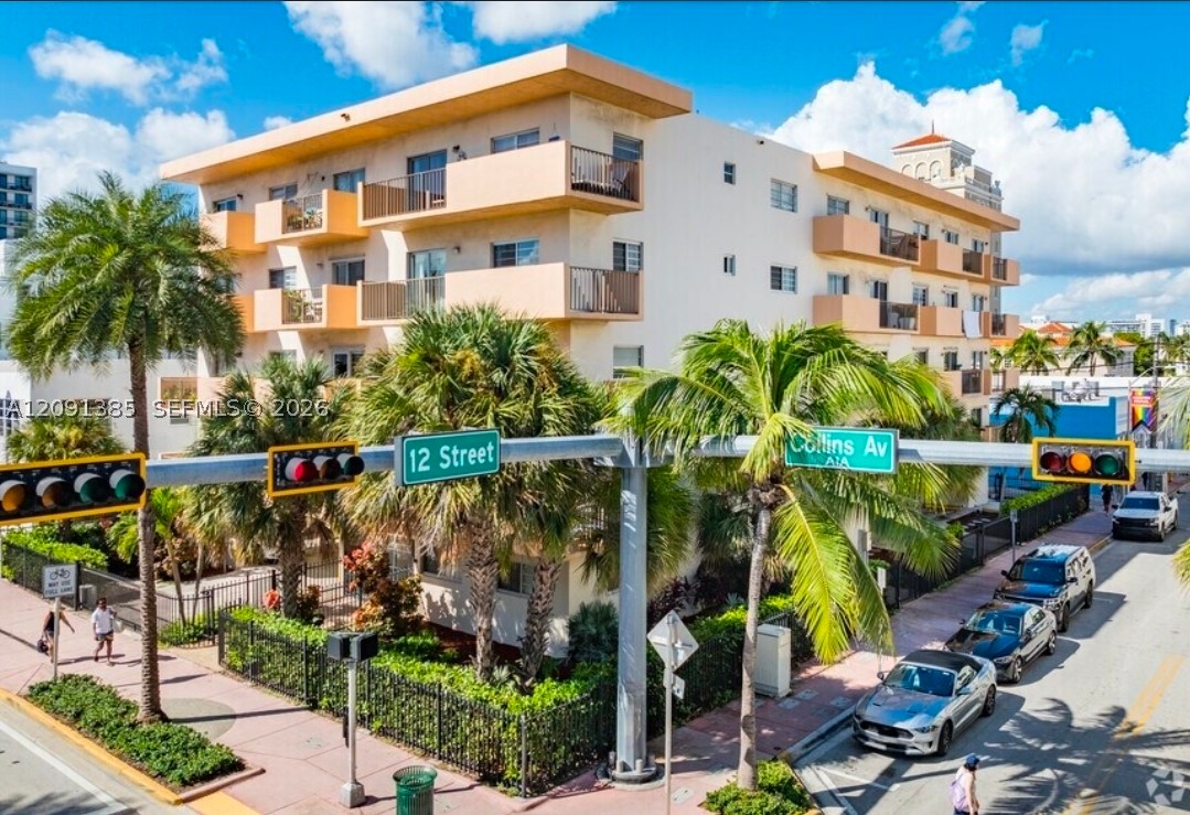 1150 Collins Ave #404