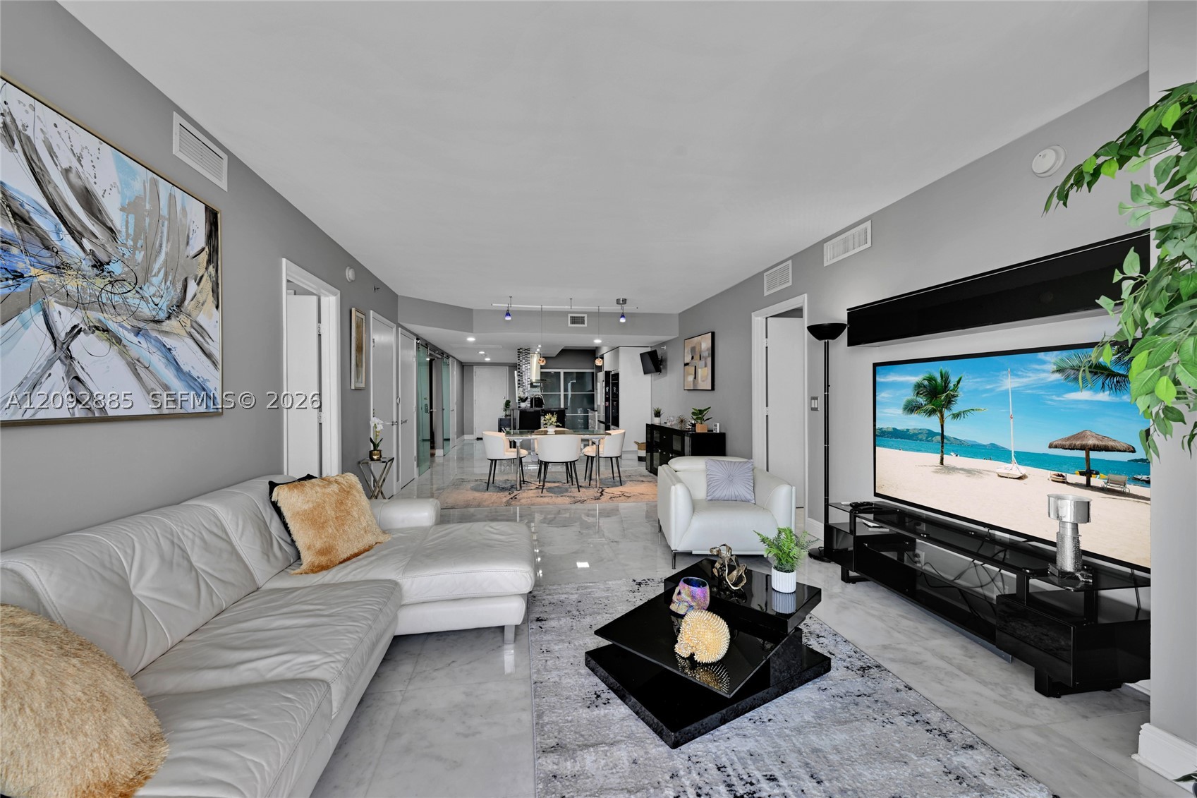 image Beach Club 30