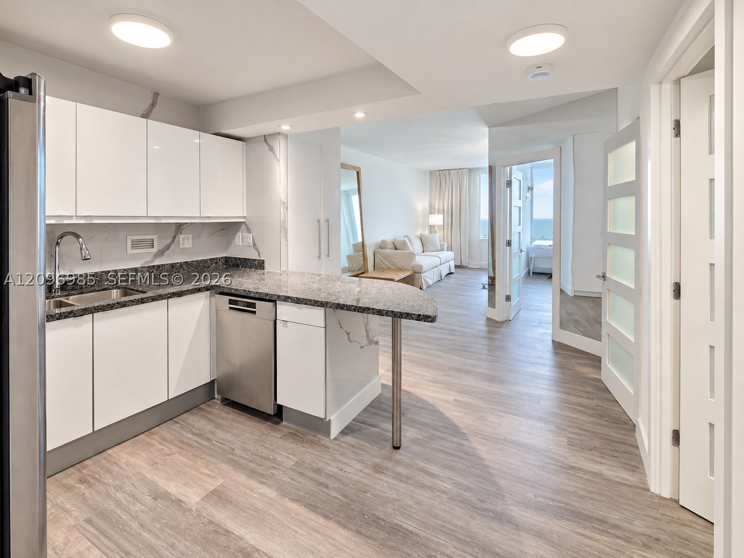 2301 Collins Ave #742