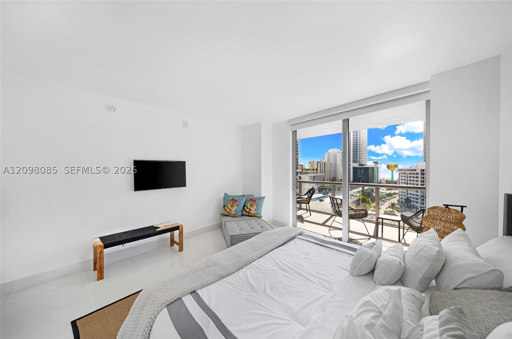 image Beachwalk Condominium9