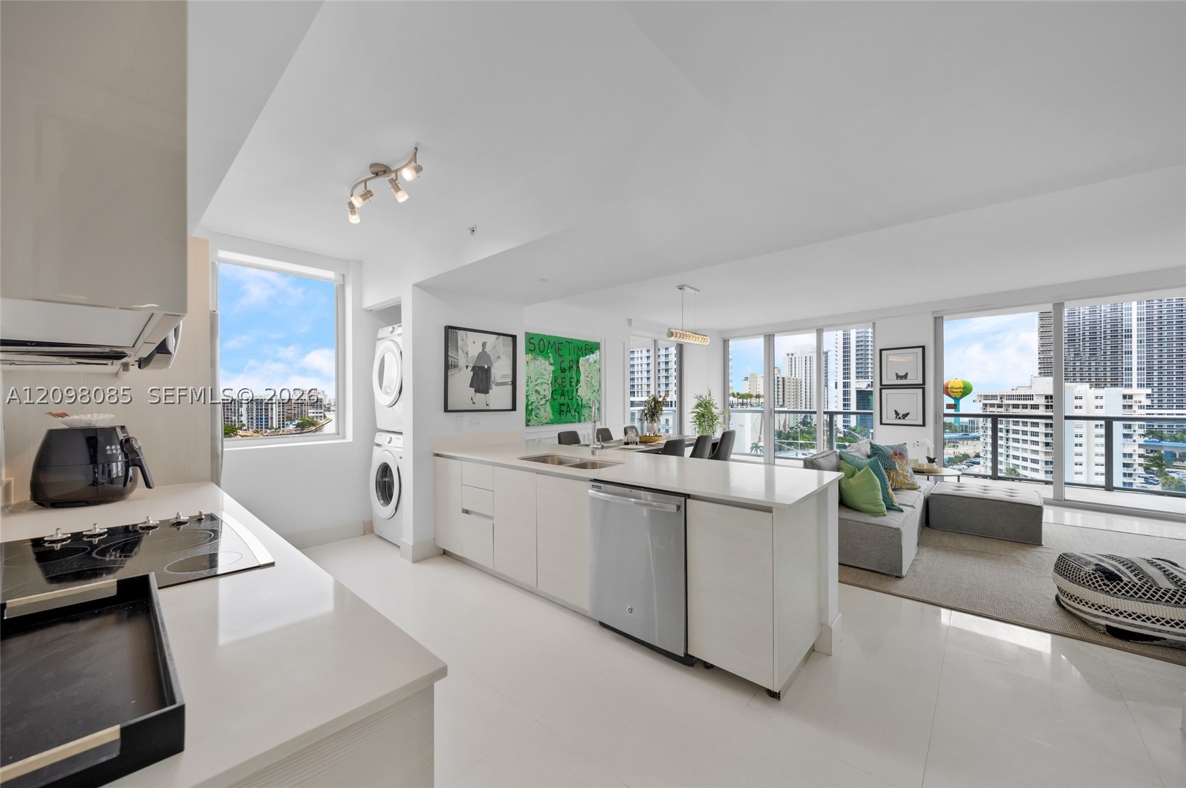 image Beachwalk Condominium16