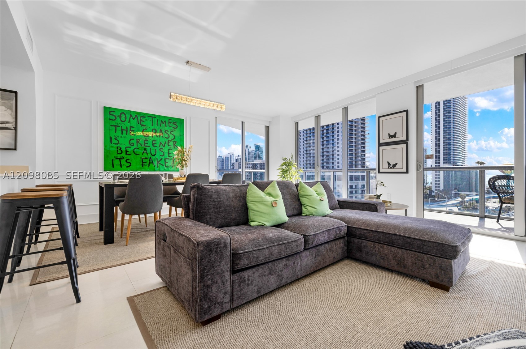 image Beachwalk Condominium3