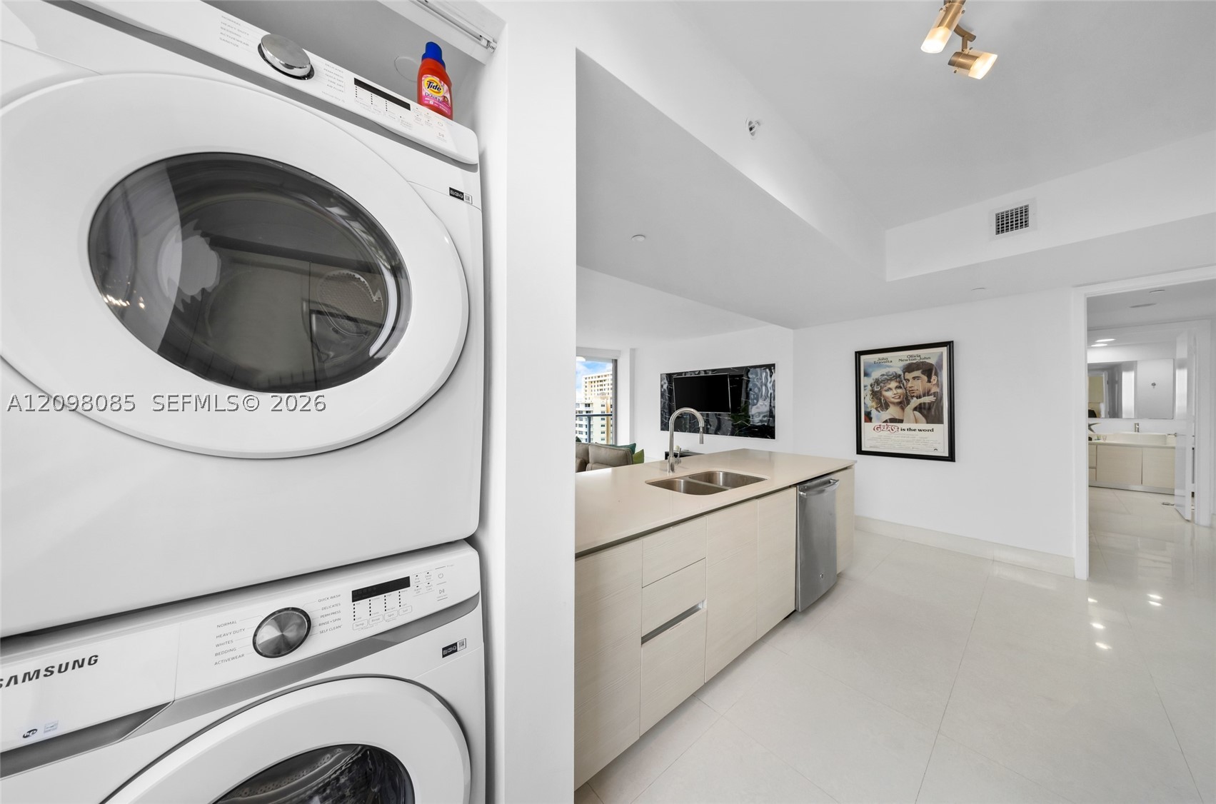 image Beachwalk Condominium51
