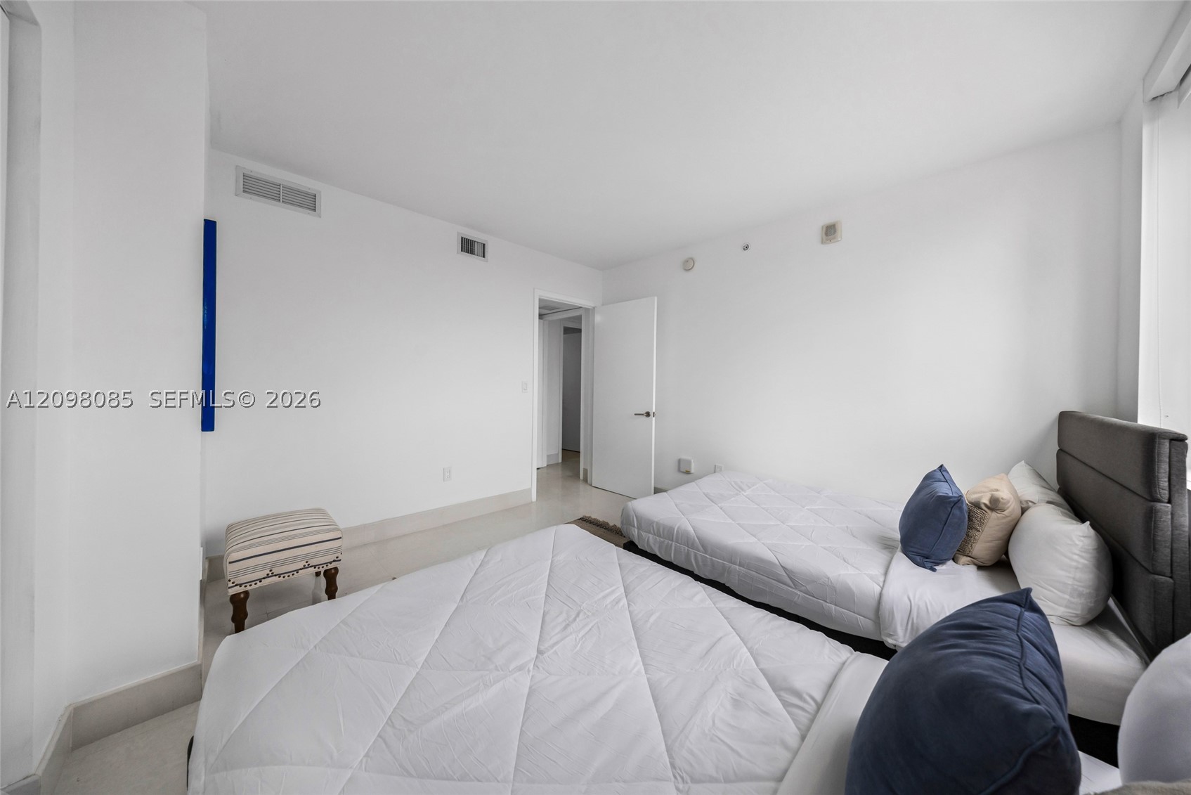 image Beachwalk Condominium52