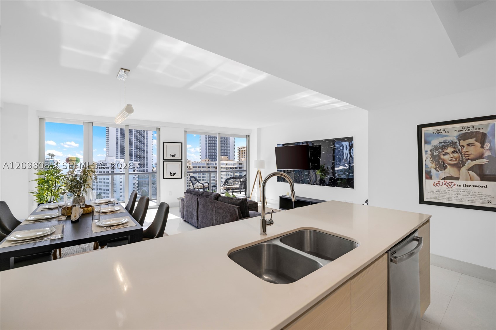 image Beachwalk Condominium7
