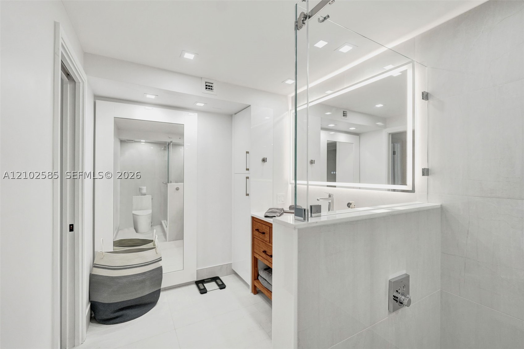 1901 N Ocean Blvd #3B Fort Lauderdale, FL 33305