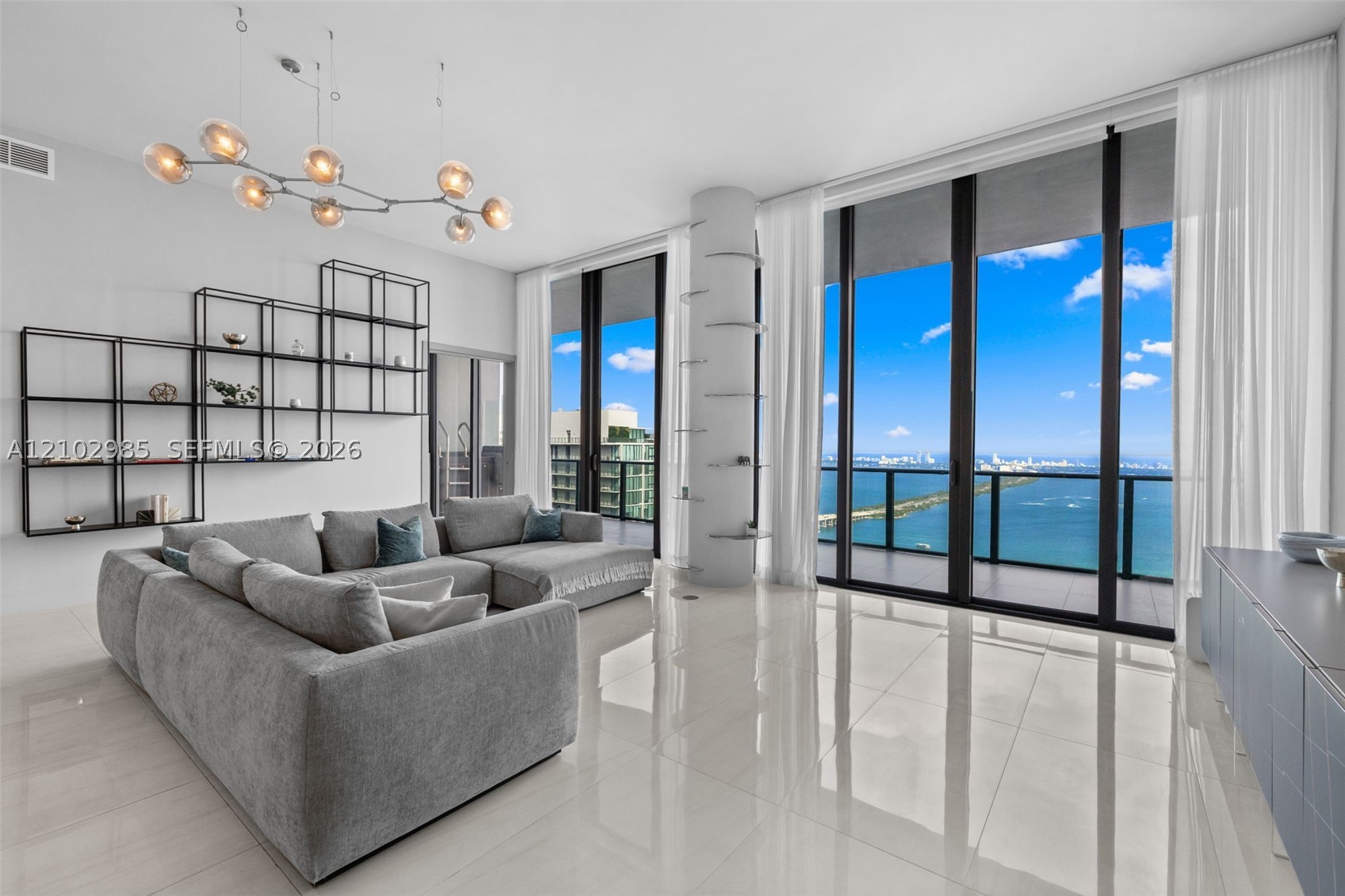 480 NE 31st St #PH5002 Miami, FL 33137