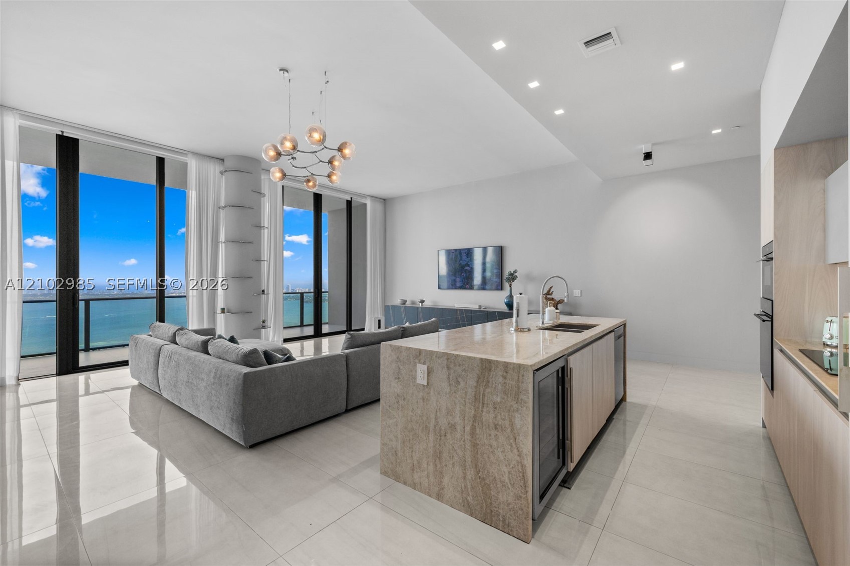 480 NE 31st St #PH5002 Miami, FL 33137