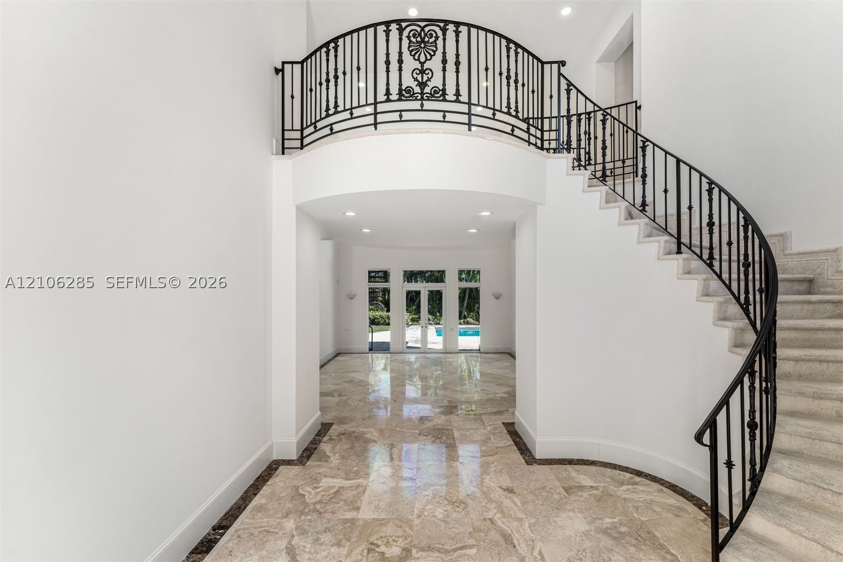 673 Destacada Cir Coral Gables, FL 33156