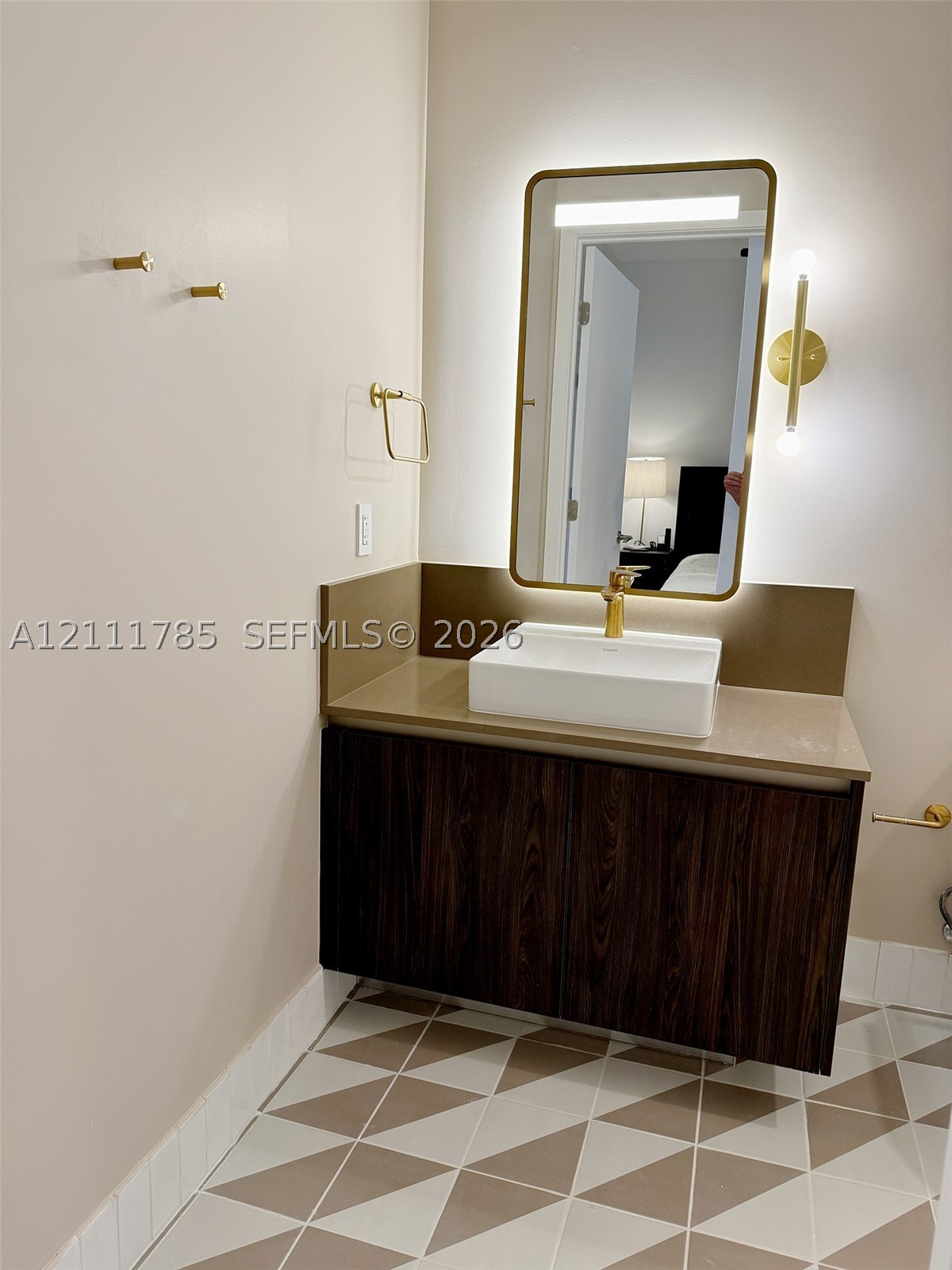 image Gale Residences37