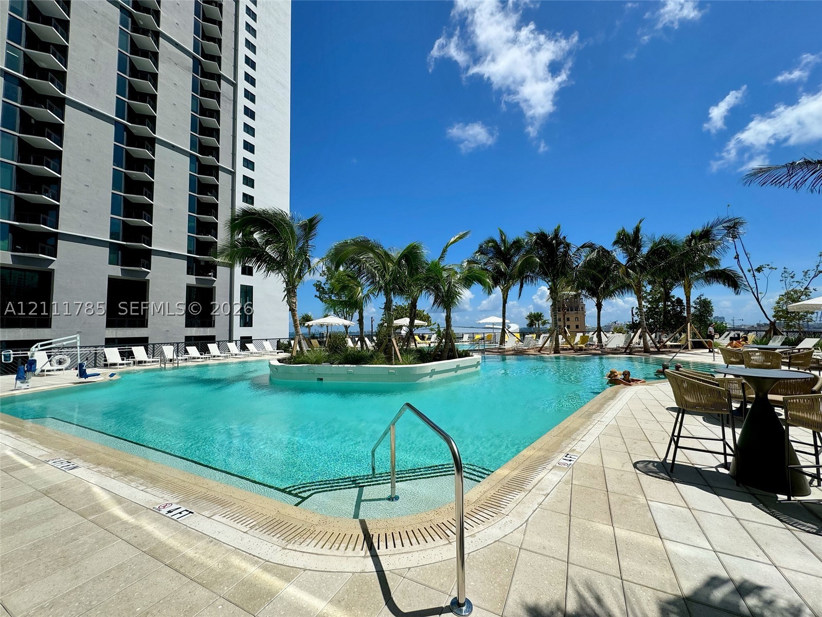 image Gale Residences52